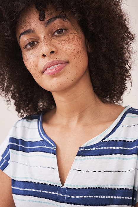 NELLY NOTCH PRINT TEE WHITE PRINT 4