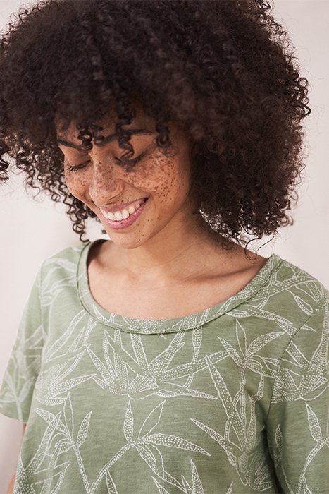 EZRA SCOOP PRINT TEE GREEN PRINT 4