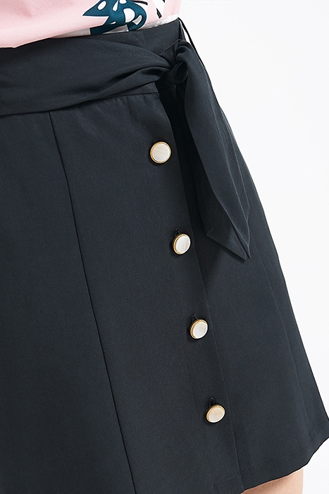 BLACK BUTTONED AND BELTED SHIRT 6