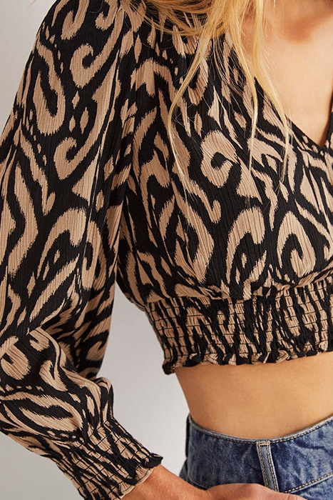 GRACE CRINKLE CO-ORD TOP BLK 3