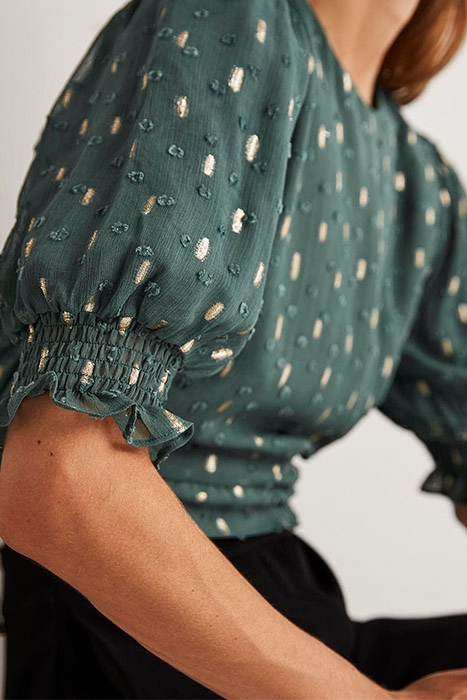 CROPPED METALLIC SMOCKED TOP MOS 4