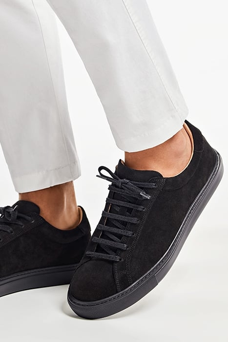 BLACK MONOCHROME SNEAKER 3