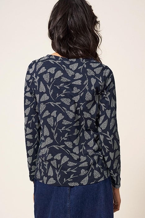 NELLY LS TEE NAVY PRINT 2