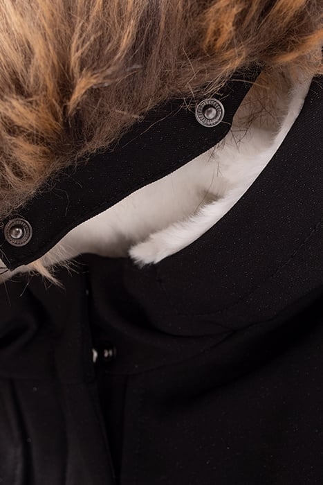 GIRLS’ 2-IN-1 BLACK GLITTERY PARKA AND QUILTED JACKET 6