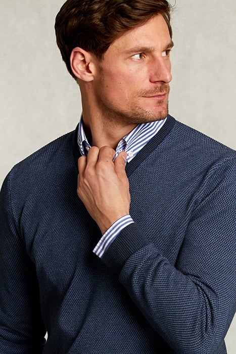 CUSTOM FIT V-NECK SWEATER DARK MOMBASA MIX BLUE 4