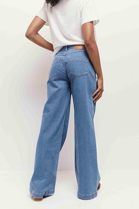 COREY - ECOVERO™ ECRU LENZING™ WRAP TOP 4