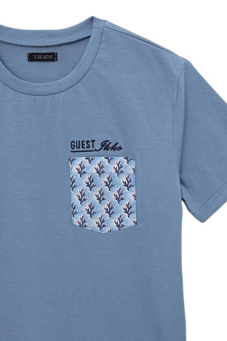 BOYS’ BLUE T-SHIRT WITH CORAL PRINT POCKET 3