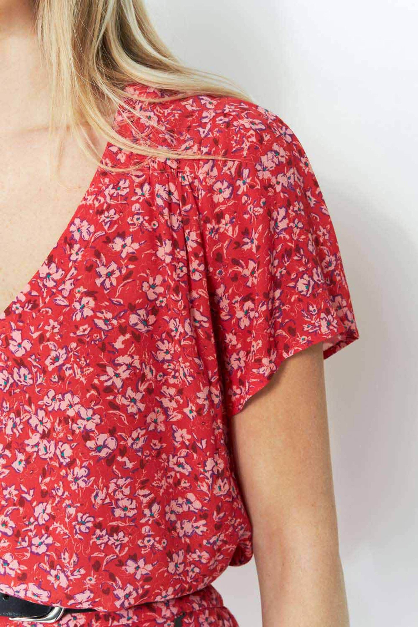 CALDWELL _ GRENADINE RED BLOSSOM PRINT TOP IN LENZING™ ECOVE 4