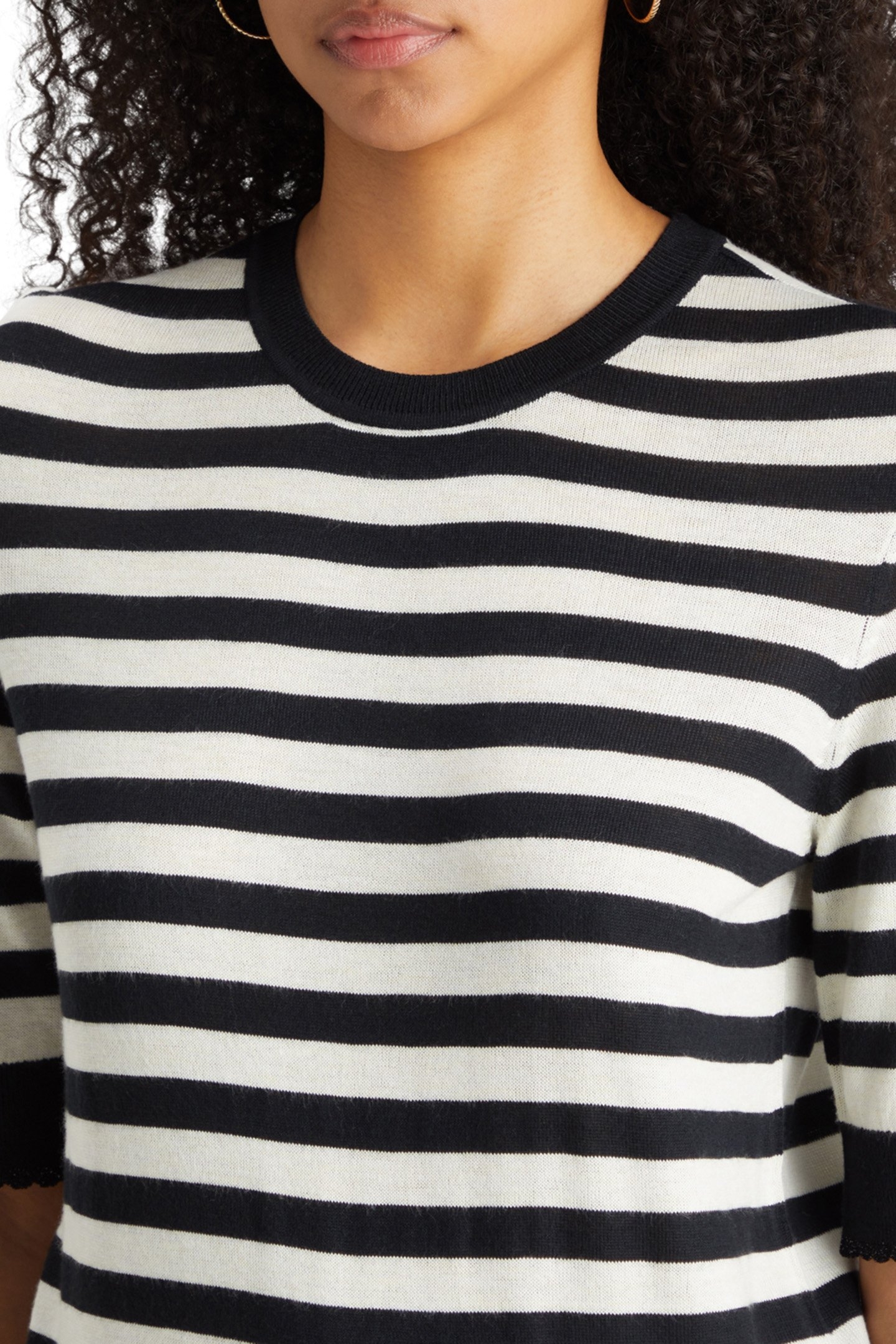 CREW NECK SHORT SLEEVED PULLOVER BLACK AND WHITE STRIPE 6