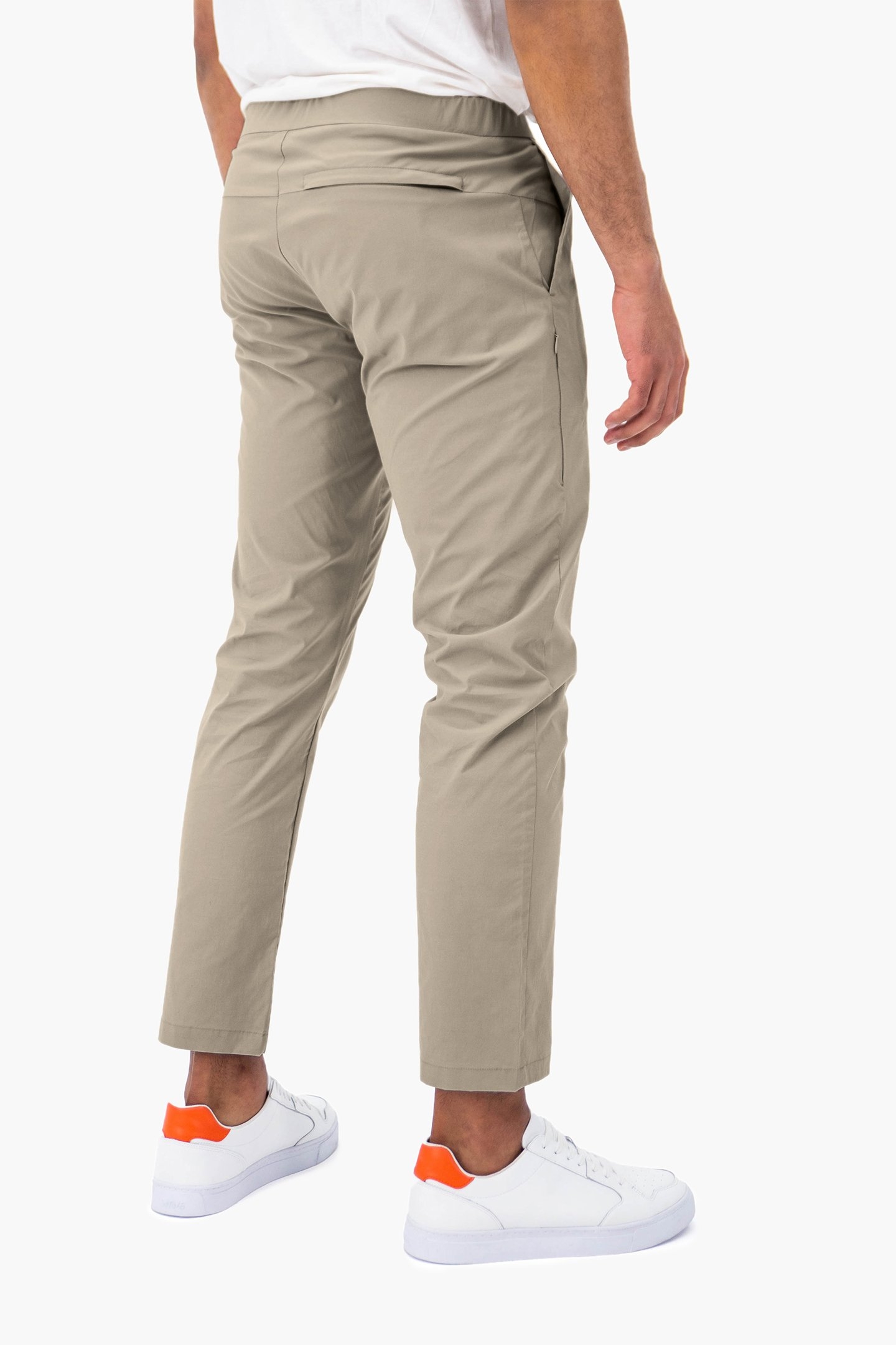 THE TECH PANT CONCRETE BEIGE 2