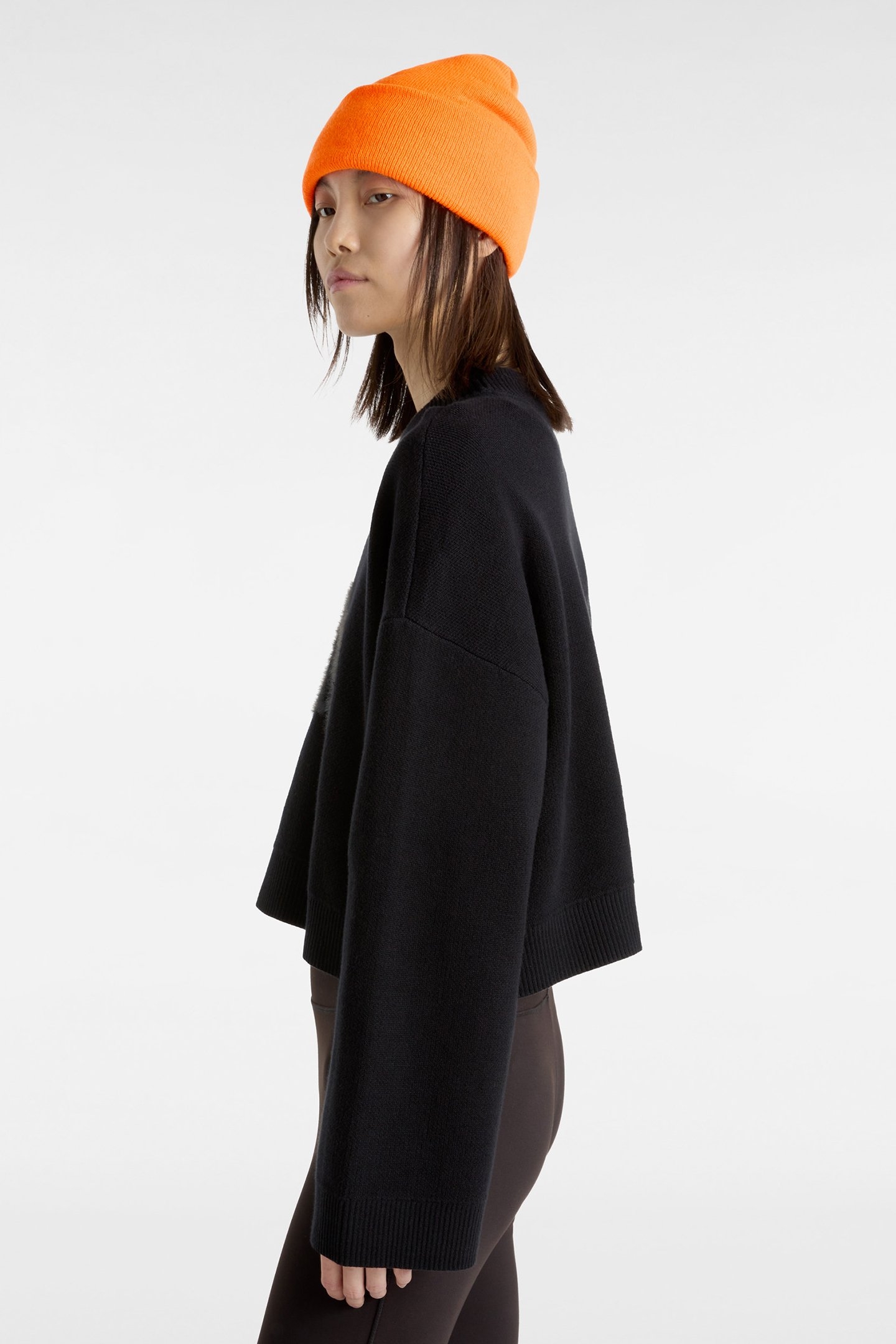 CAMMILE GRAPHIC PULLOVER BLACK 6