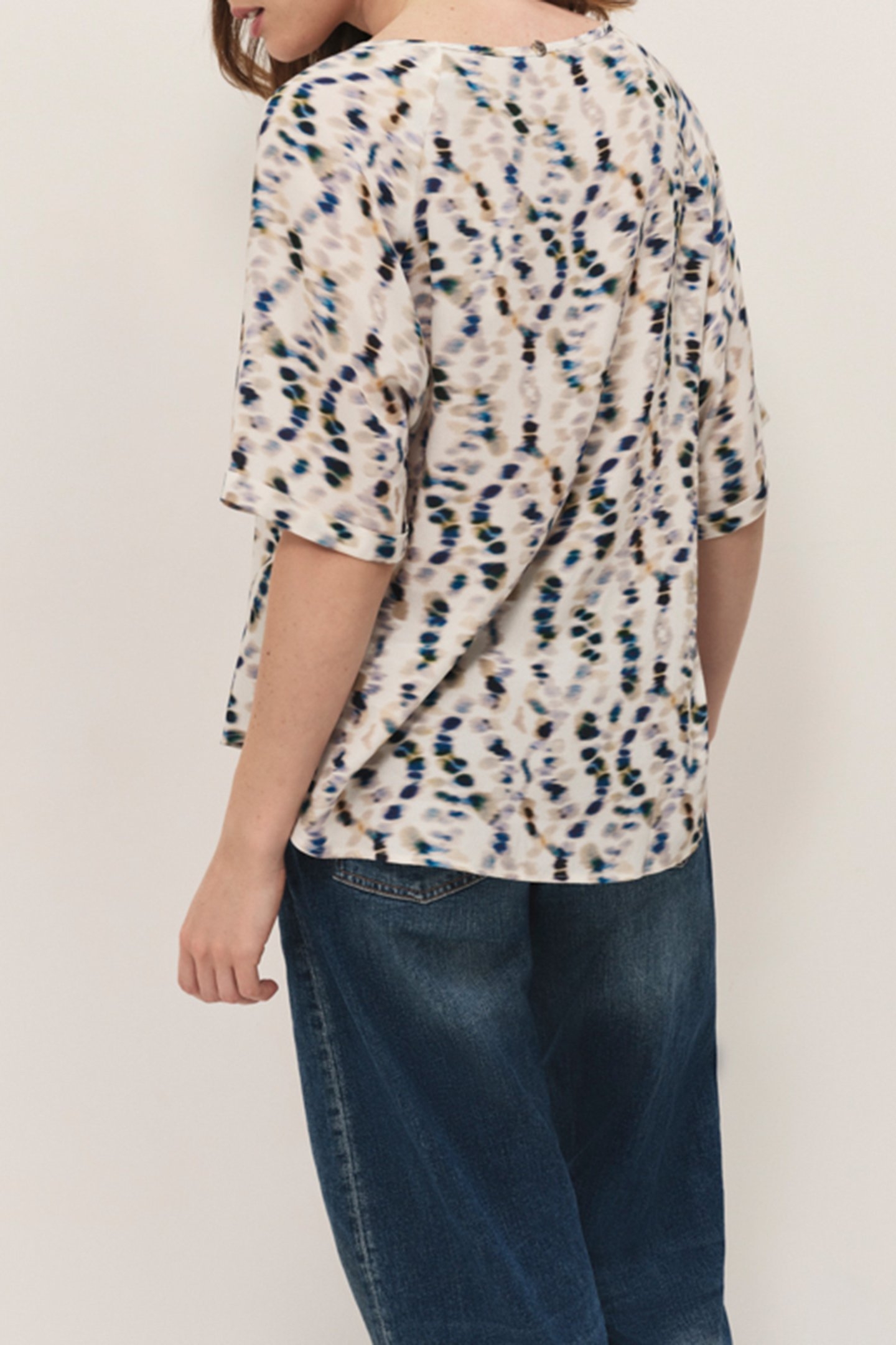 CARVI - ECRU TOP WITH PEARL TREASURE PRINT 2