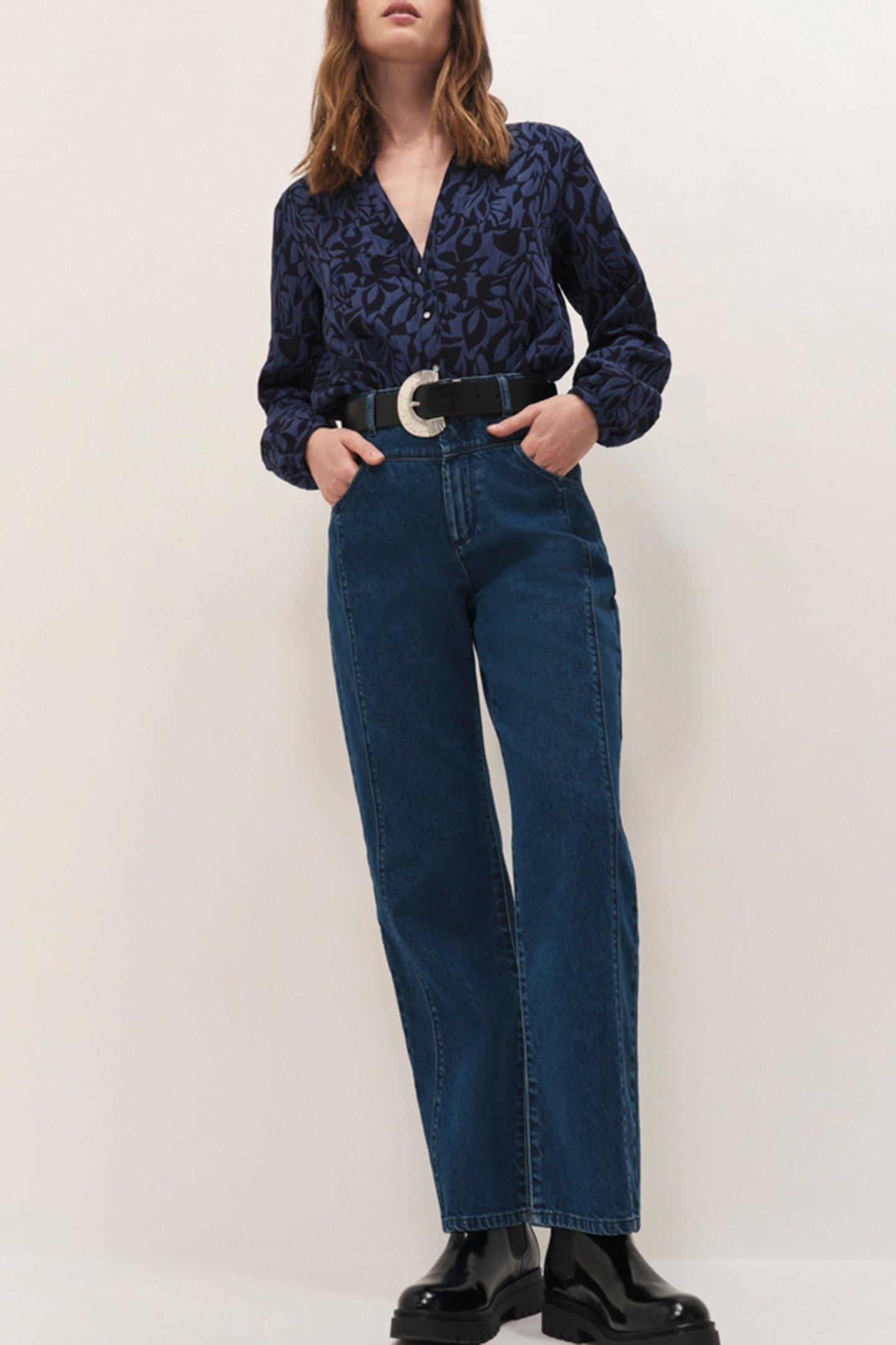 LE AVA - 7/8TH SEAMED MEDIUM WASH STRAIGHT JEANS 2