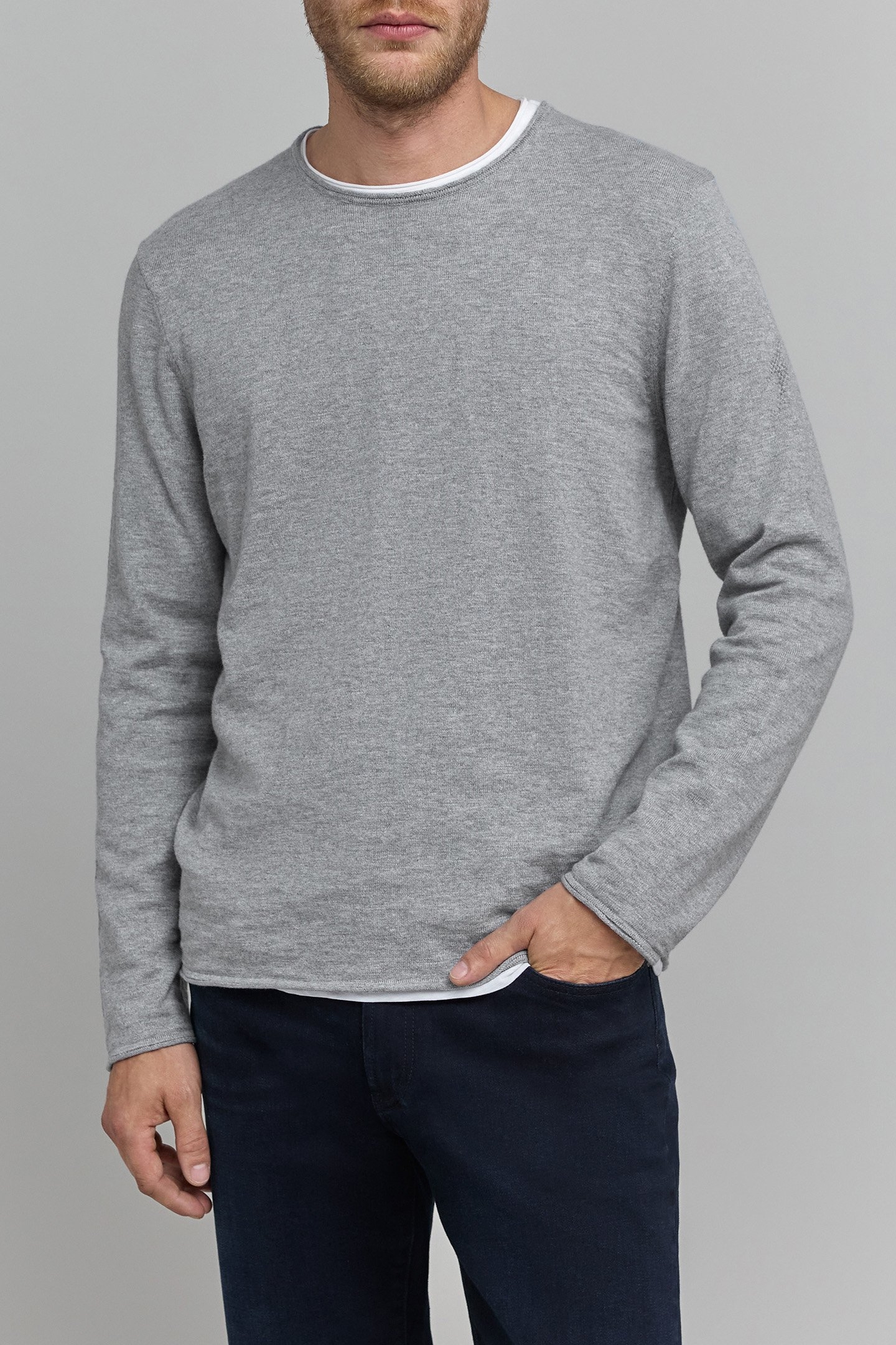FINE-KNIT GREY SWEATER WITH ROLLED EDGES 1