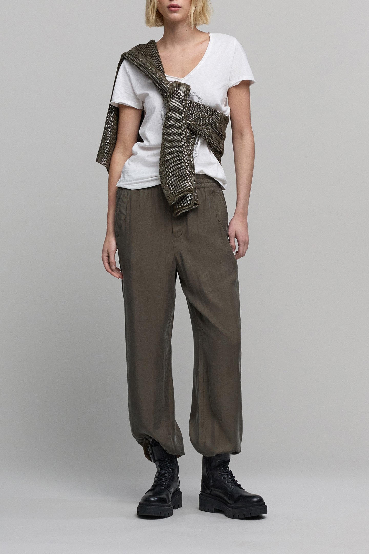 WHITE ORGANIC COTTON SKULL AND CROSSBONES T-SHIRT 5