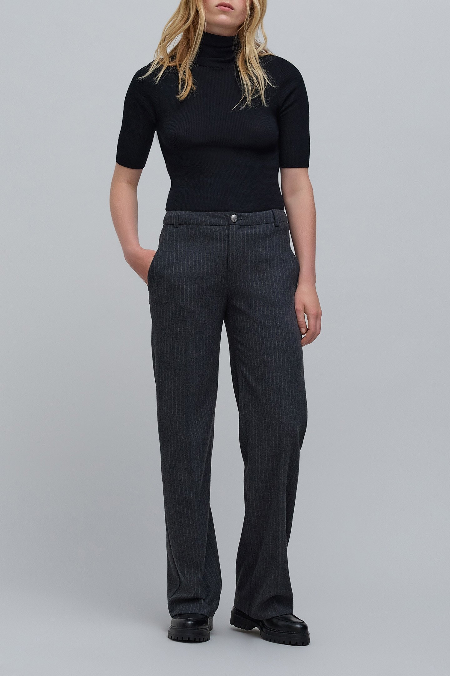 GRAY FLARE SUIT PANTS WITH TENNIS STRIPES 3