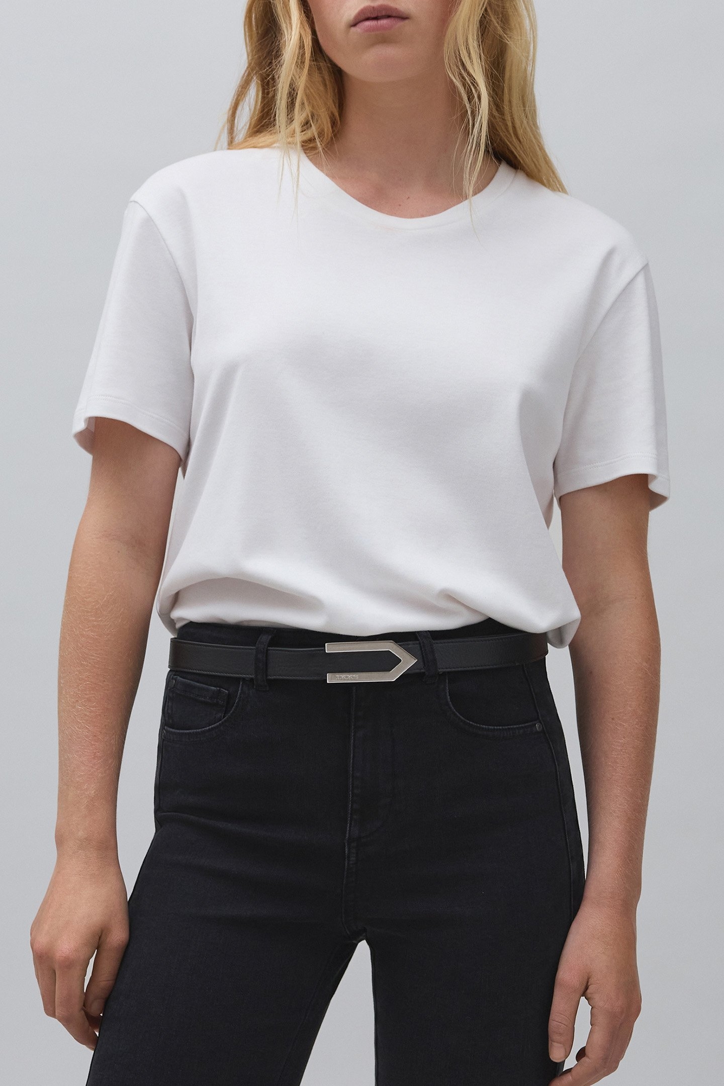 BLACK LEATHER BELT WITH CHEVRON BUCKLE 1440 WOMAN 2