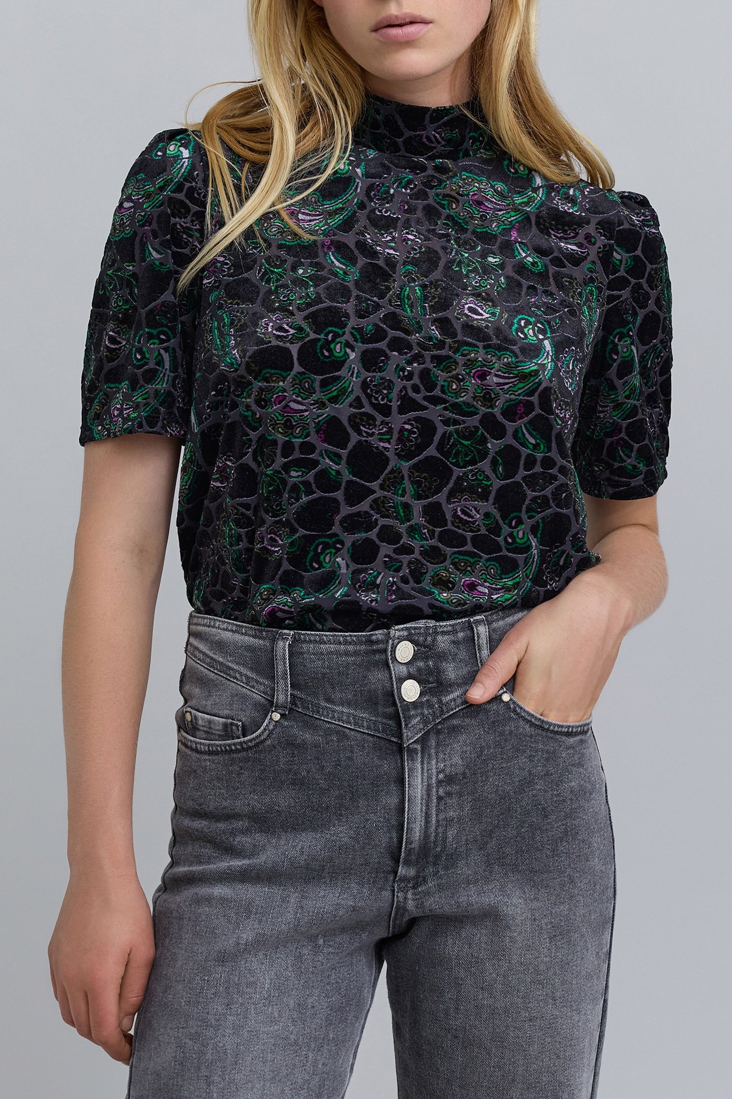 BLACK BAROQUE PAISLEY VELVET DEVOURED TOP 1