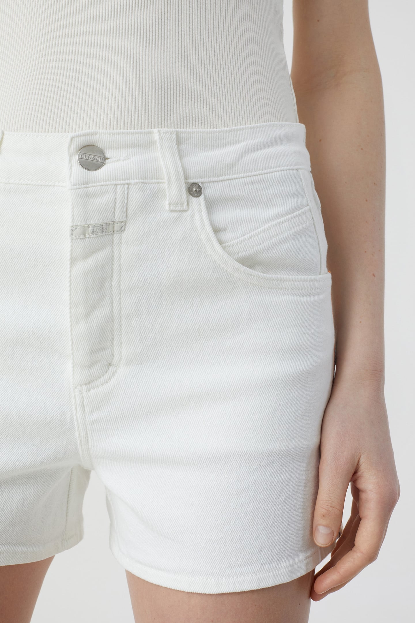 KLAIRE SHORTS WHITE 5