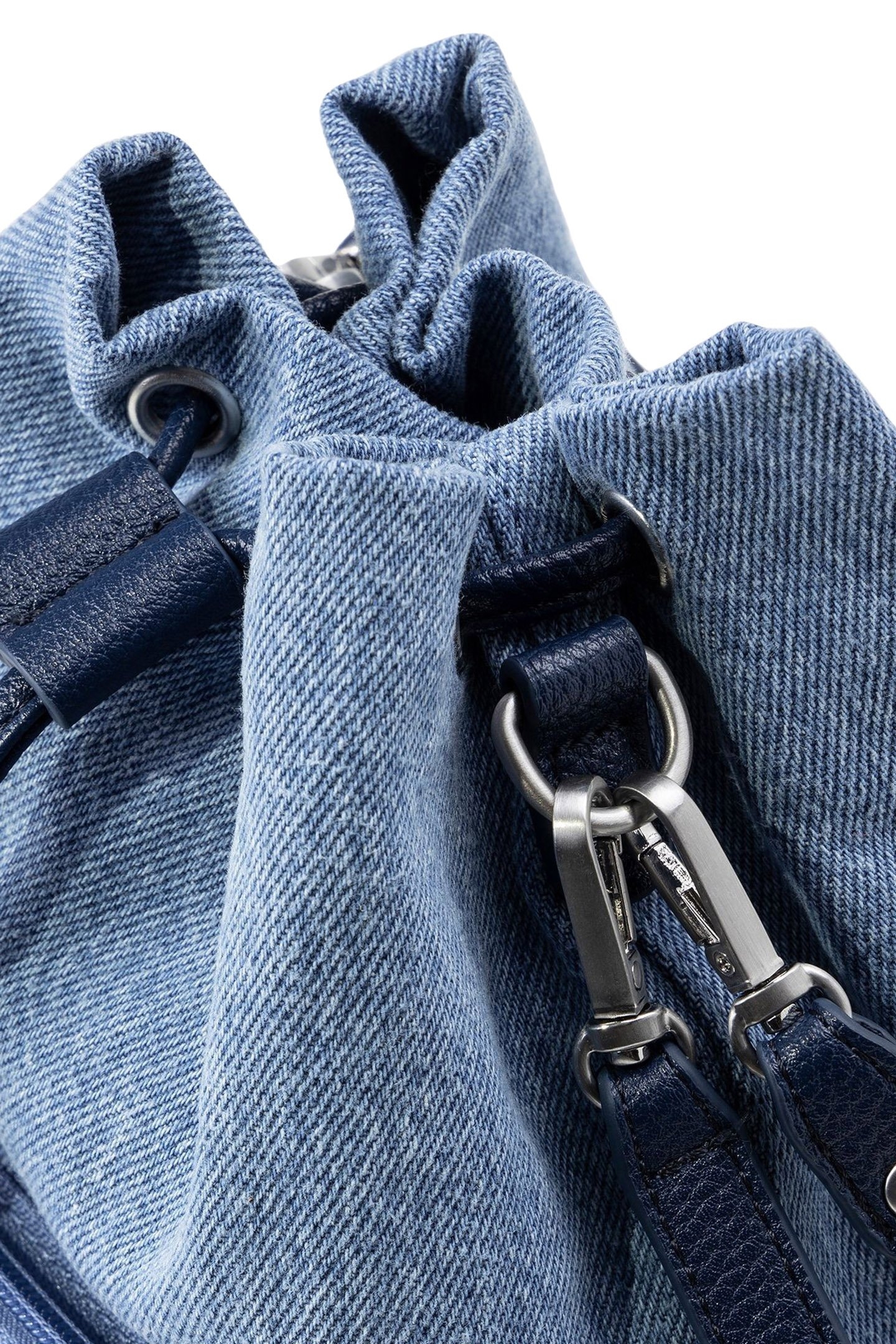 LEVI'S® BUCKET BAG IN INDIGO LIGHT WASH 4