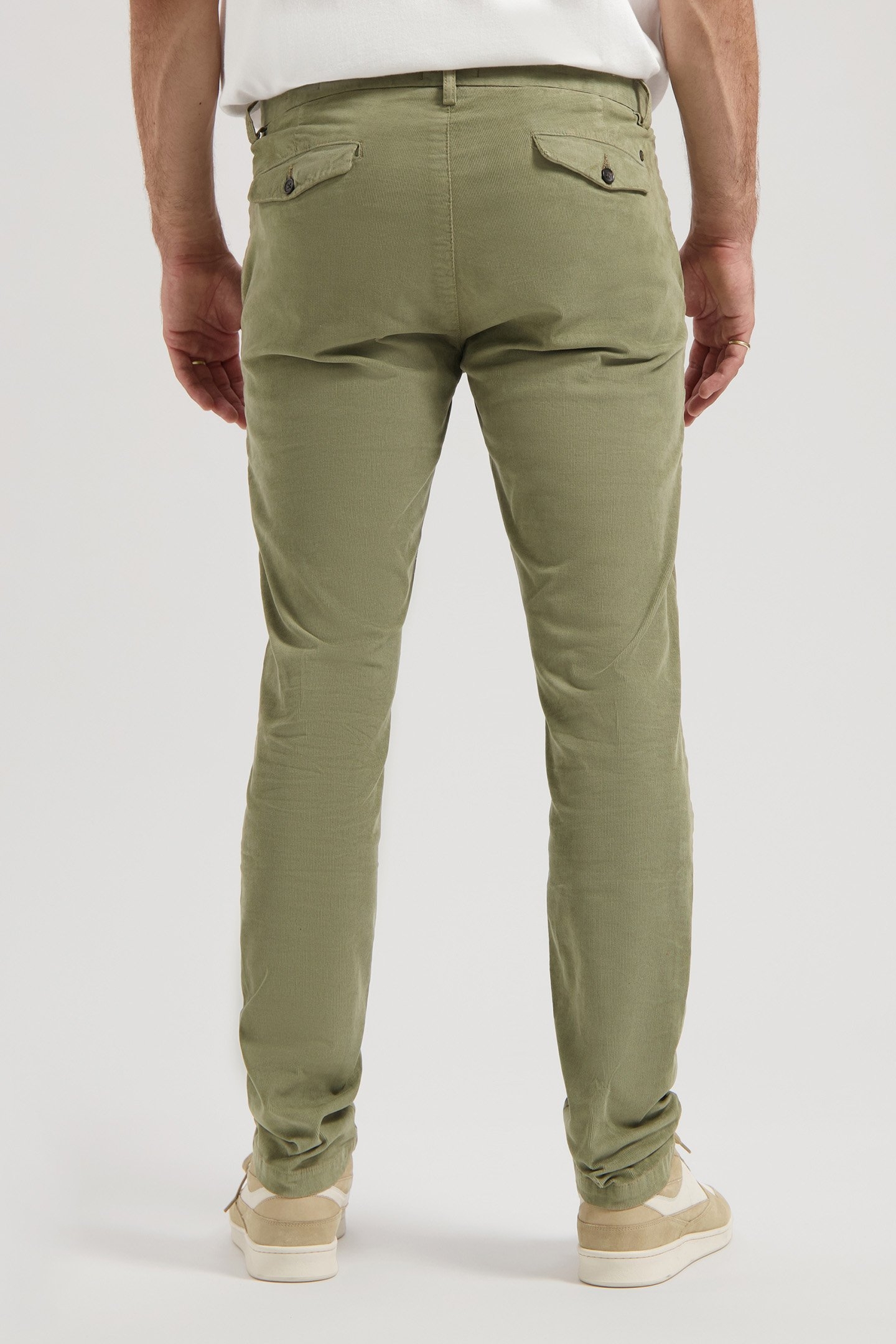 DS_LANCASTER RIBCORD CHINO DARK SAND 2
