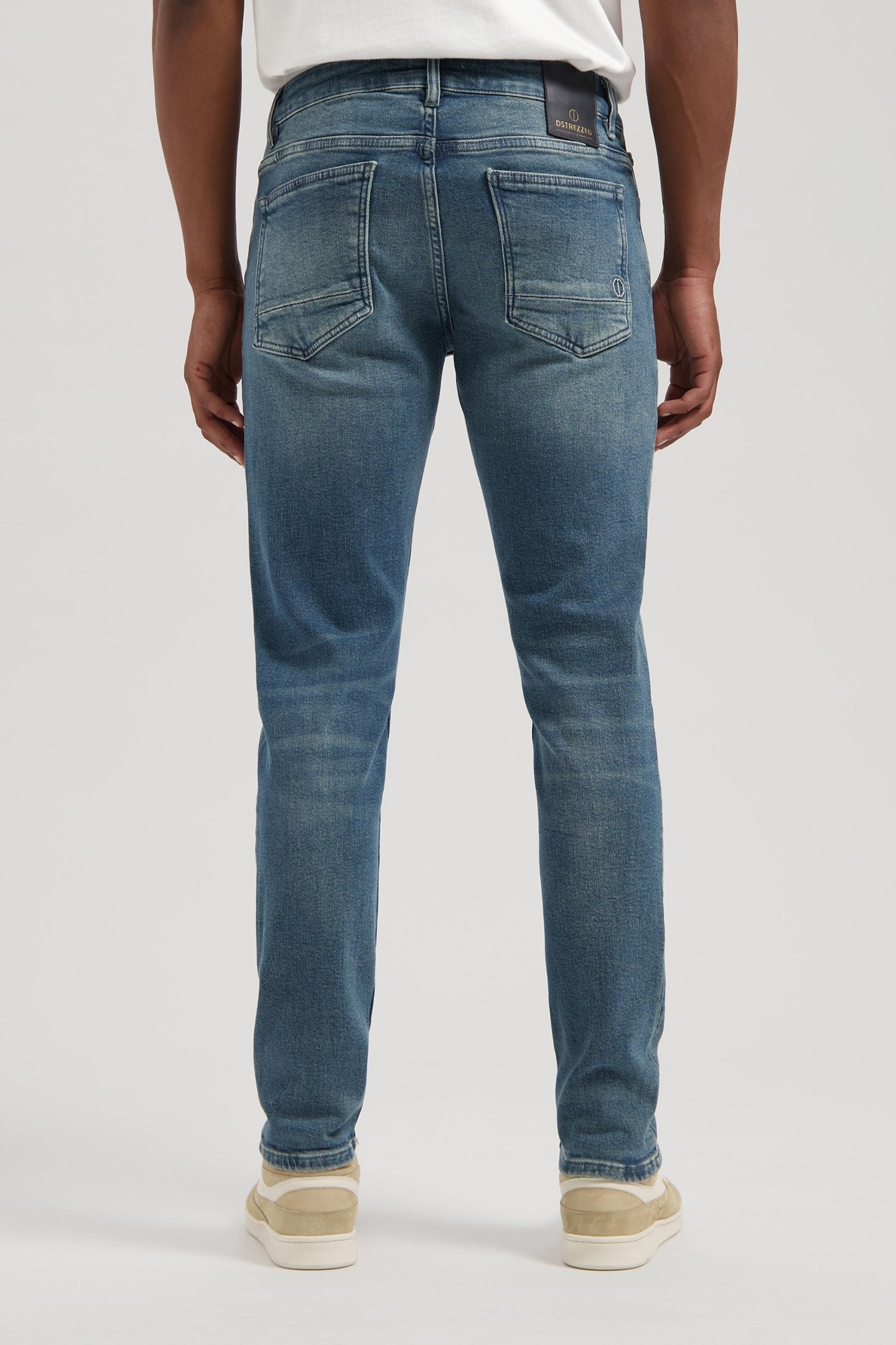 DS_MR. E ARCTIC CIRCLE ARCTIC CIRCLE 2