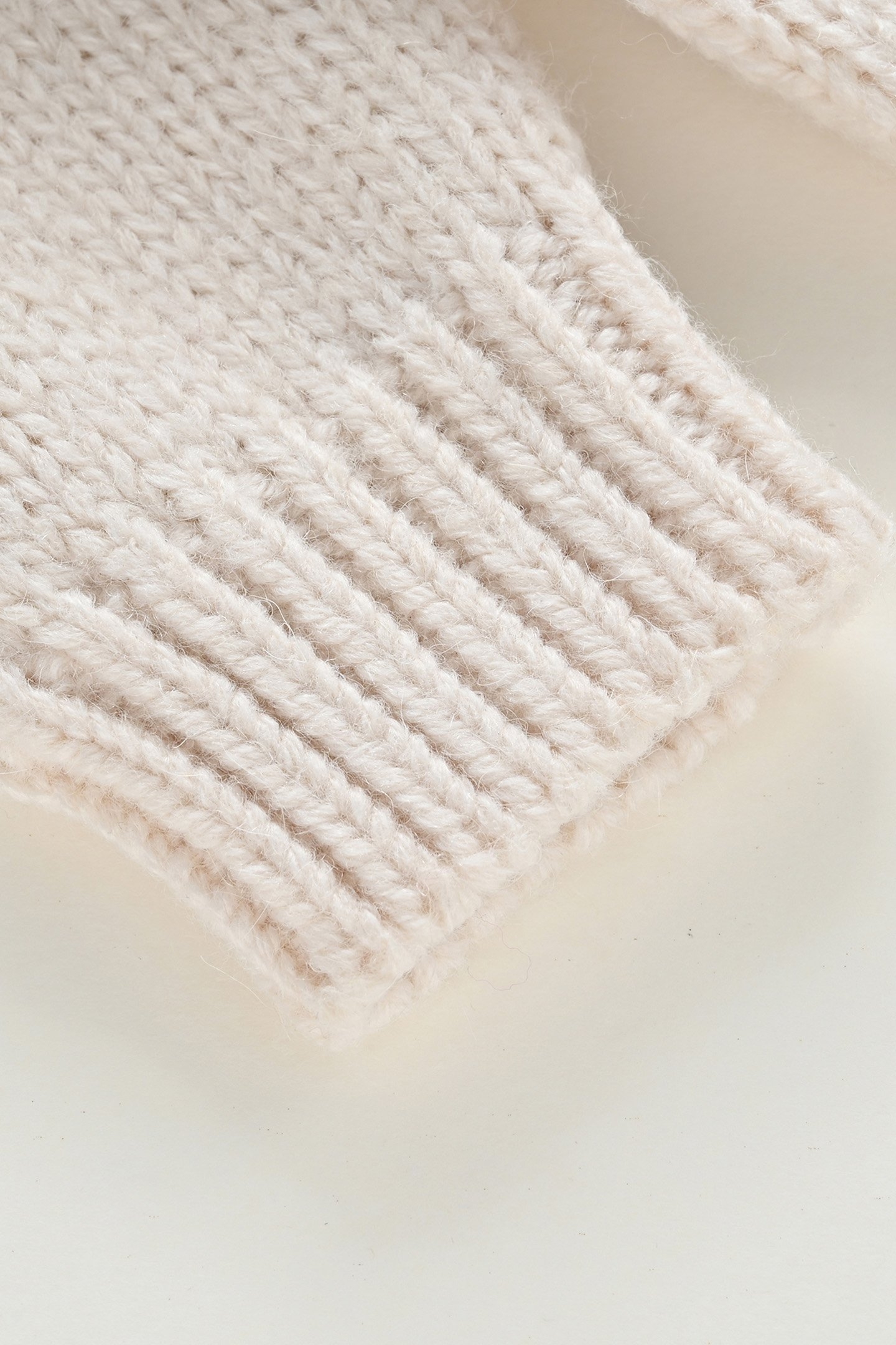 JUMPER USMAN CREAM 4