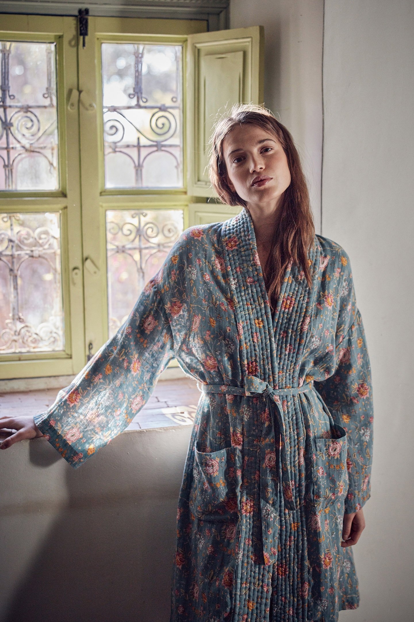 KIMONO YOKA BLUE ROSA DAMASCENA 3