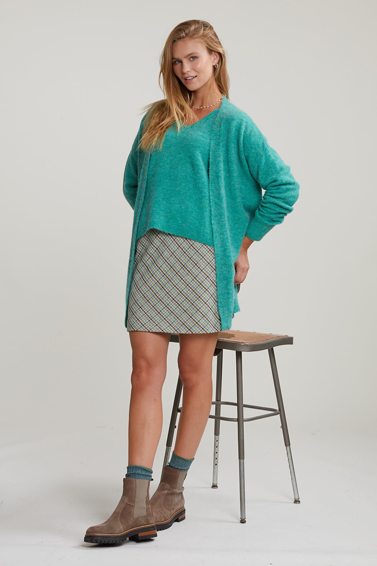 GREEN V-NECK SWEATER LONG SLEEVES 3