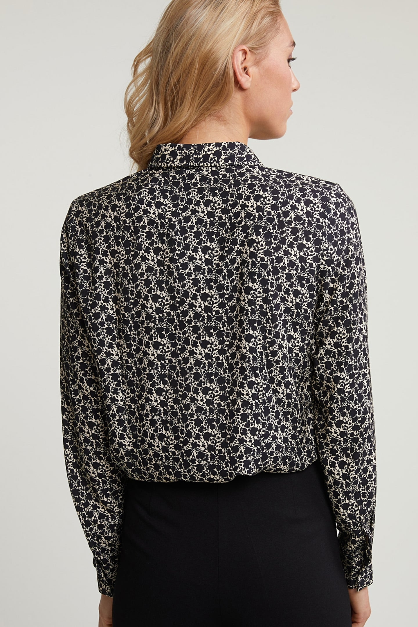 BLACK/WHITE FANTASY BLOUSE 2