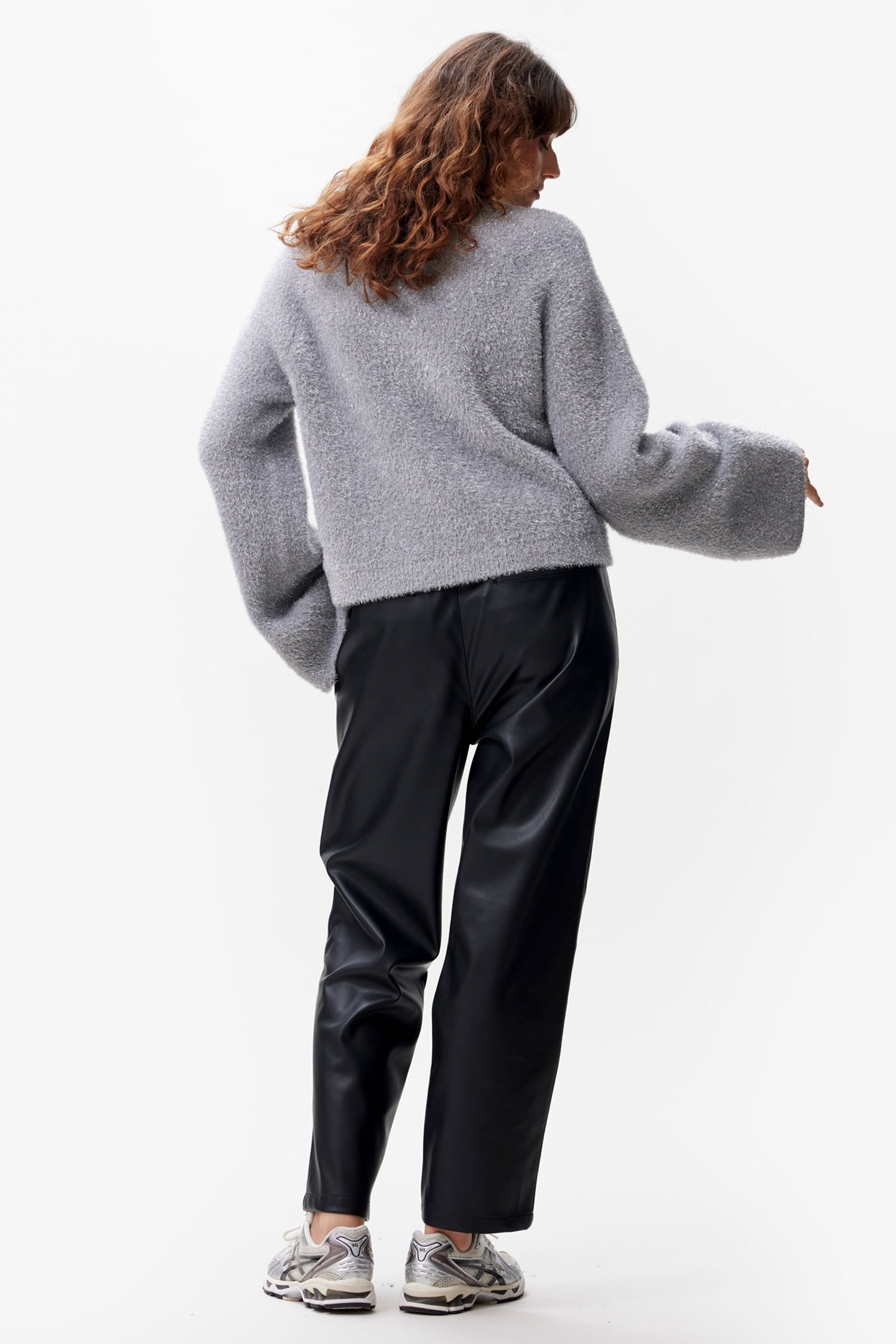 VNECK FUZZY LUREX KNIT DECEMBER SKY 2