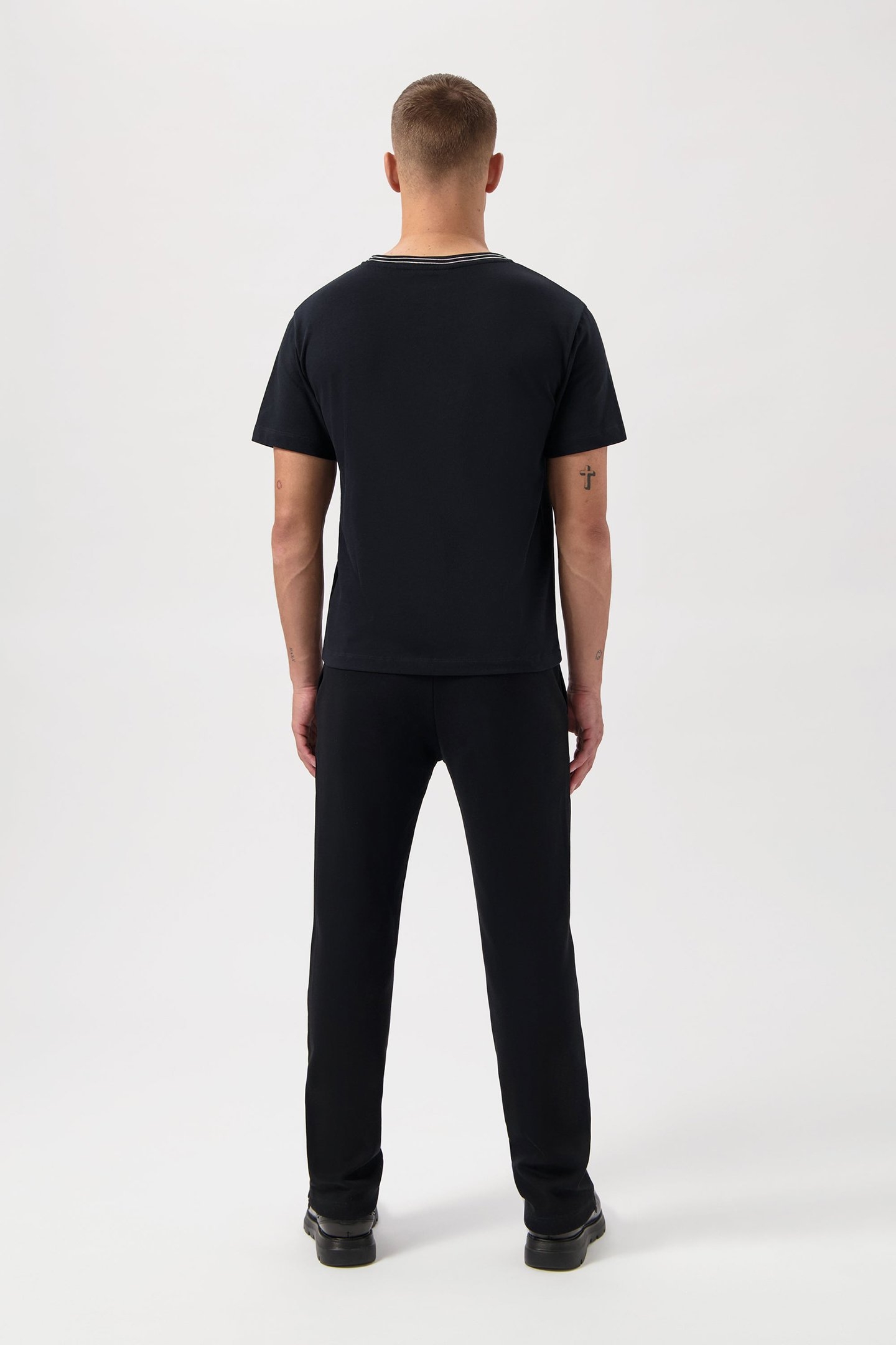 TAPE T-SHIRT JET BLACK 3