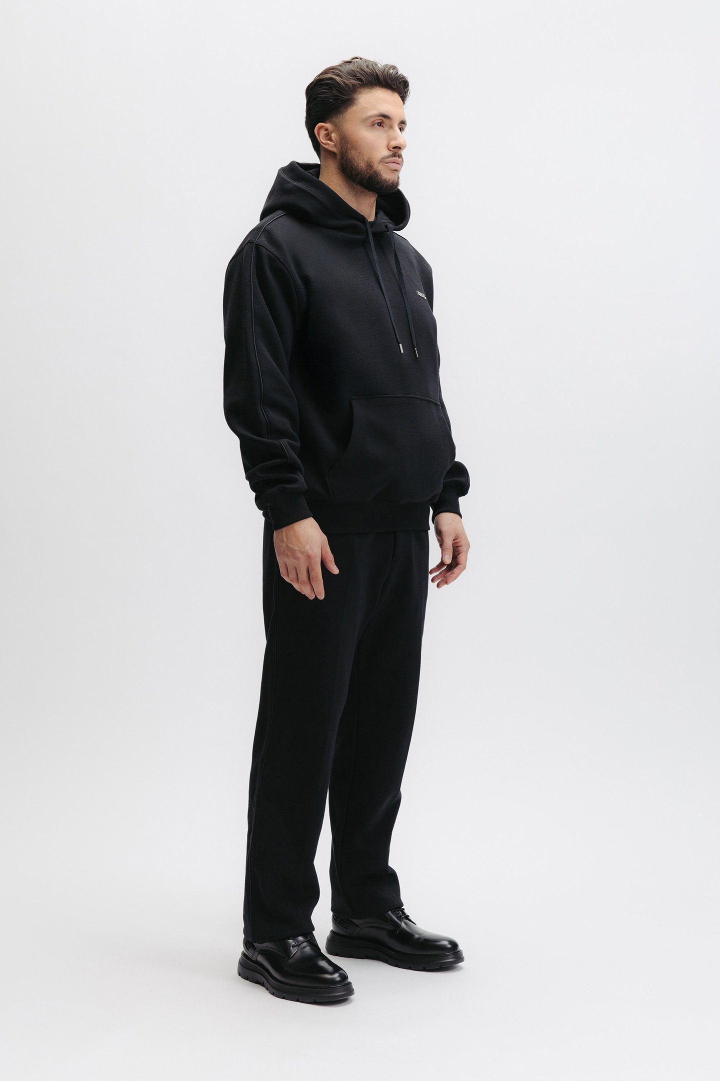 Q SERIES HOODIE JET BLACK 2