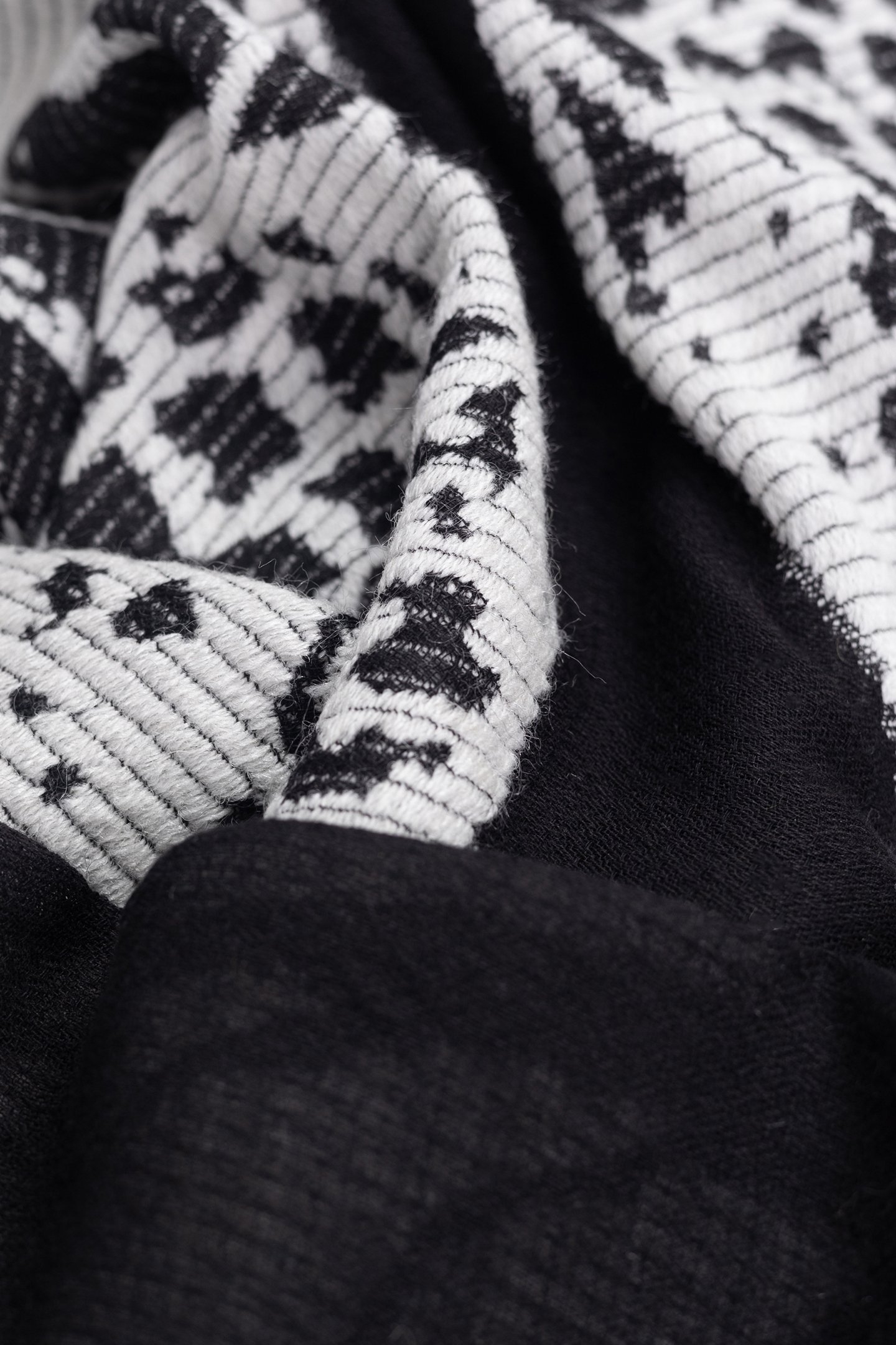 JACQUARD BLACK SCARF MAXI SNAKE ECRU 4