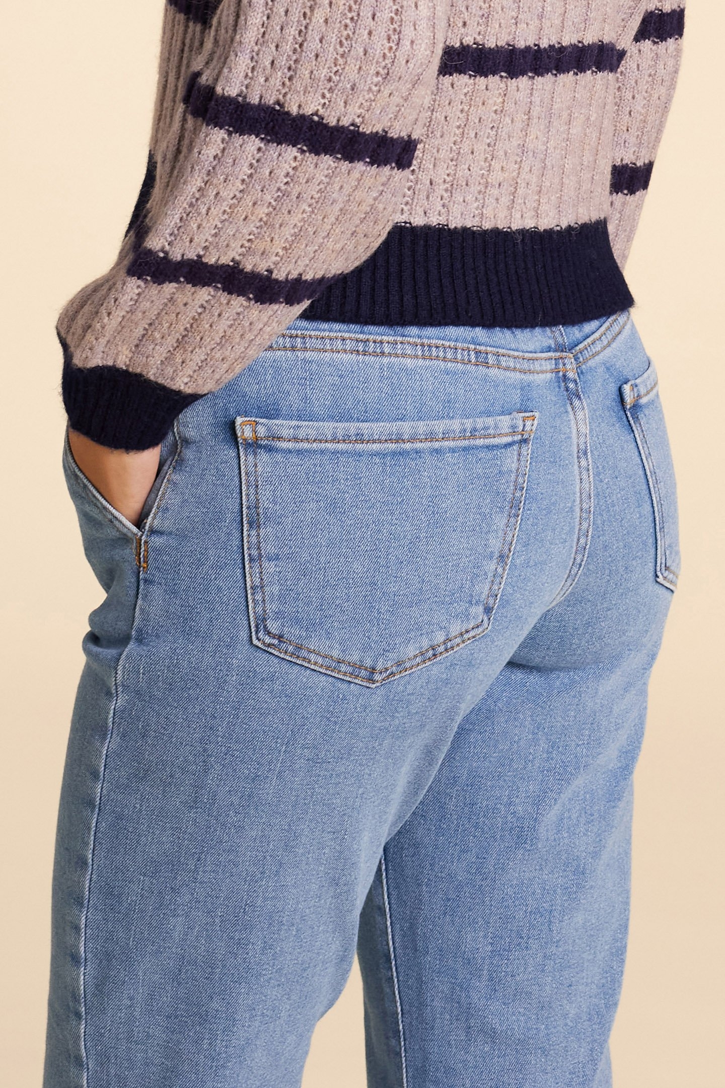 AUTHENTIC BLUE FLARED JEANS 4