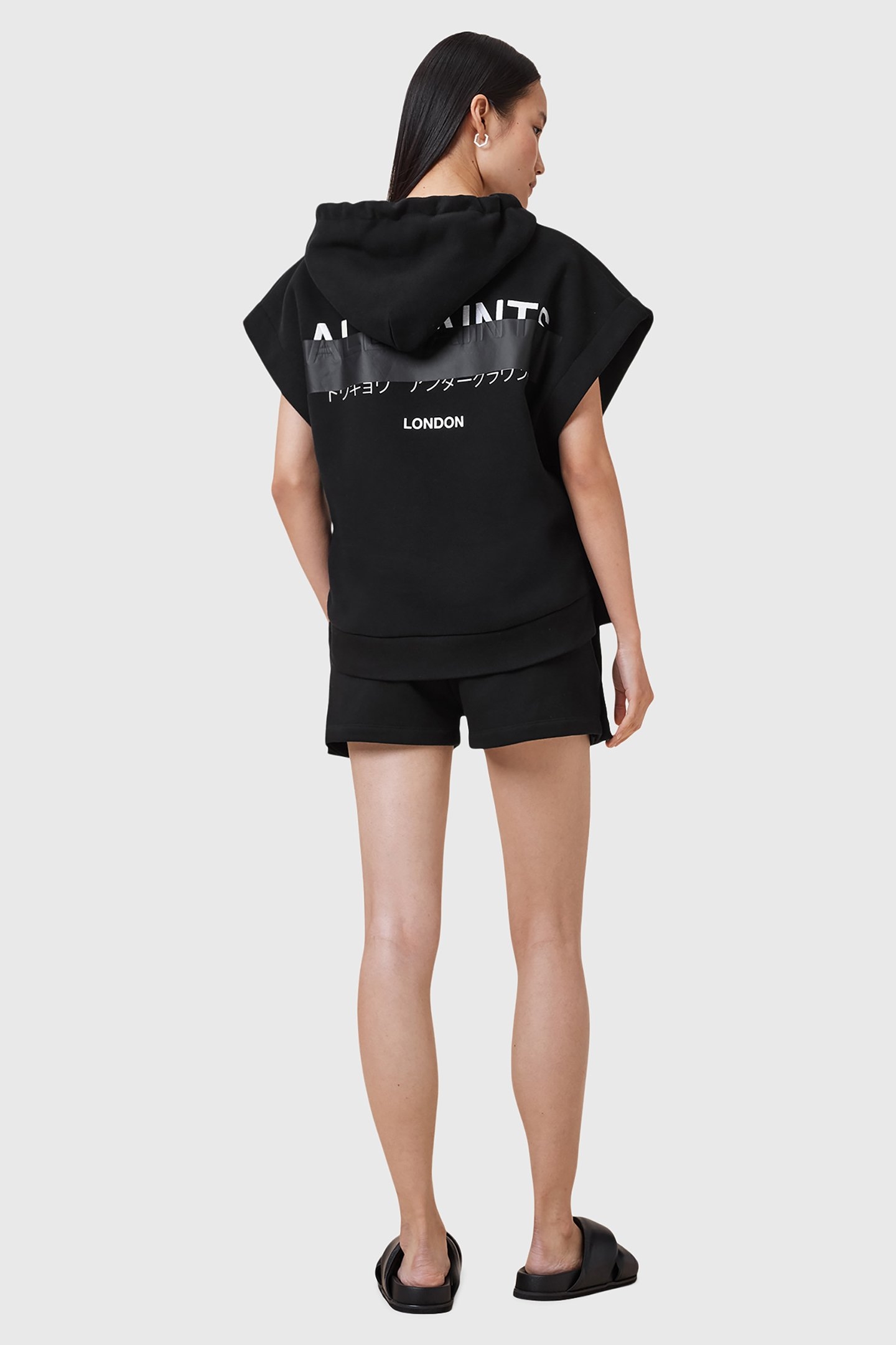 SORRI SWEATSHORT BLACK 4