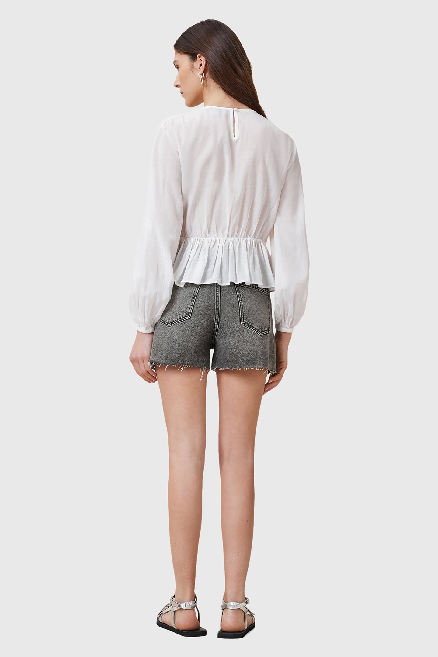 TATE DENIM SHORT WASHED GREY 4