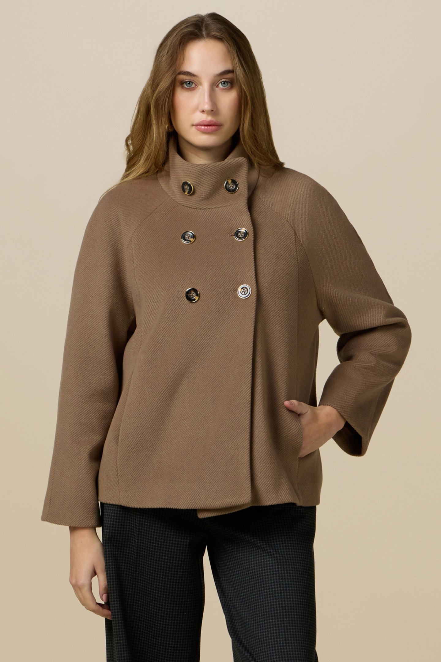 DOUBLE-BREASTED CAPE BEIGE 1