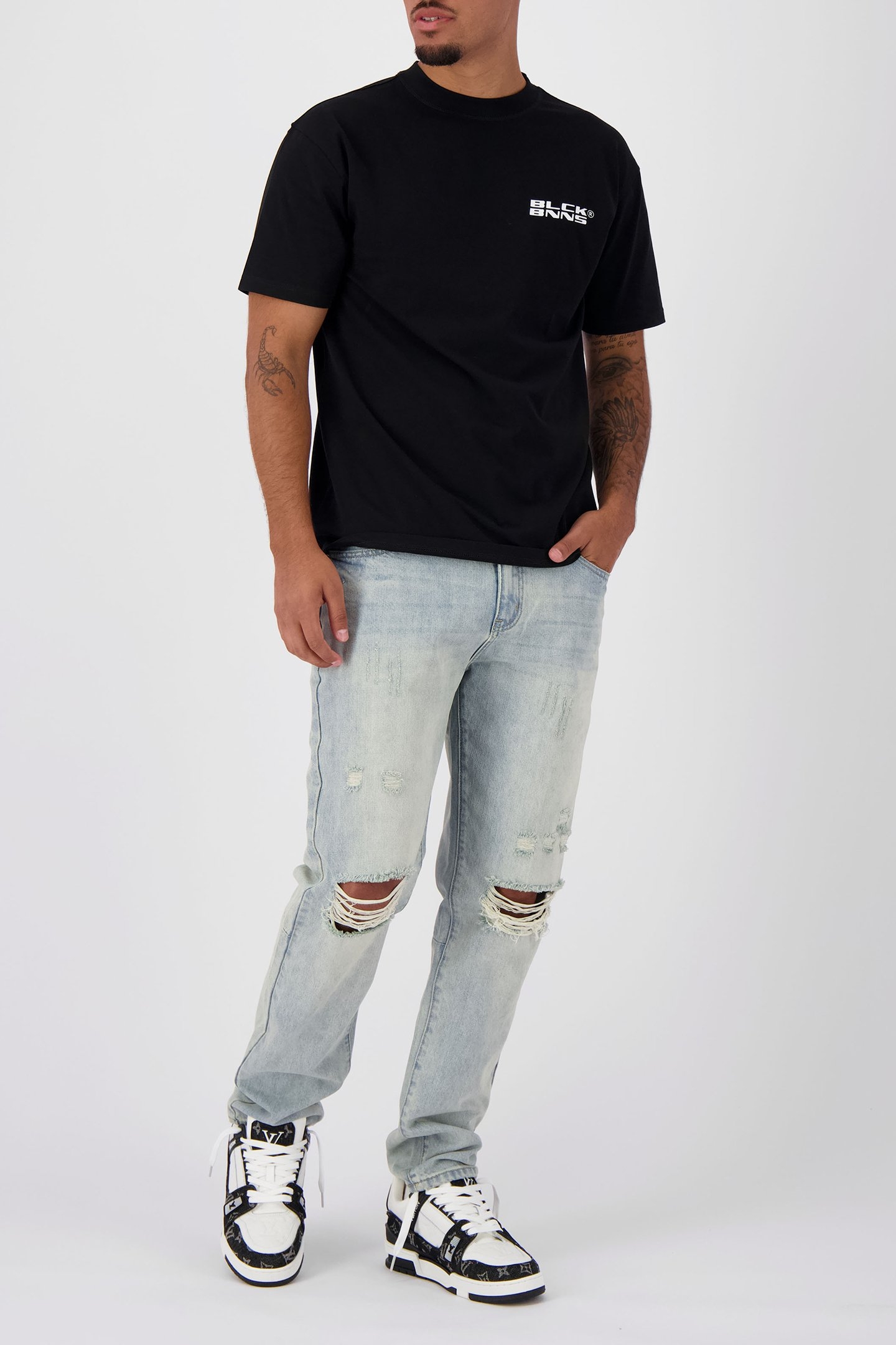 INITIAL T-SHIRT BLACK 3