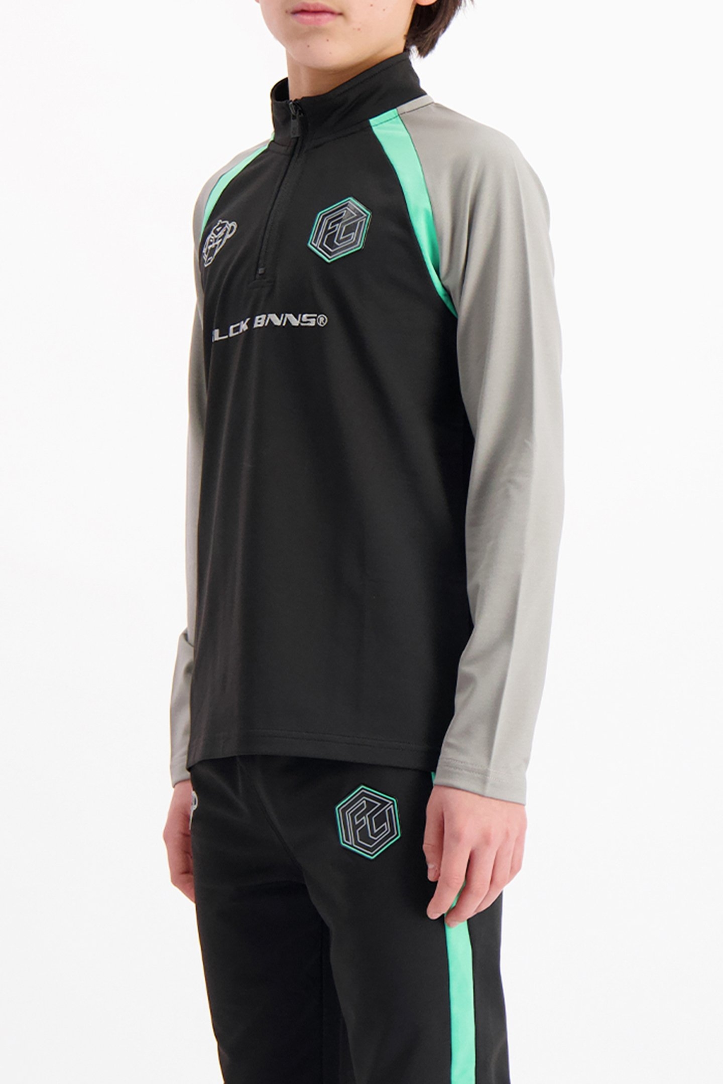 KIDS FOOTBALL TRACKTOP BLACK 5