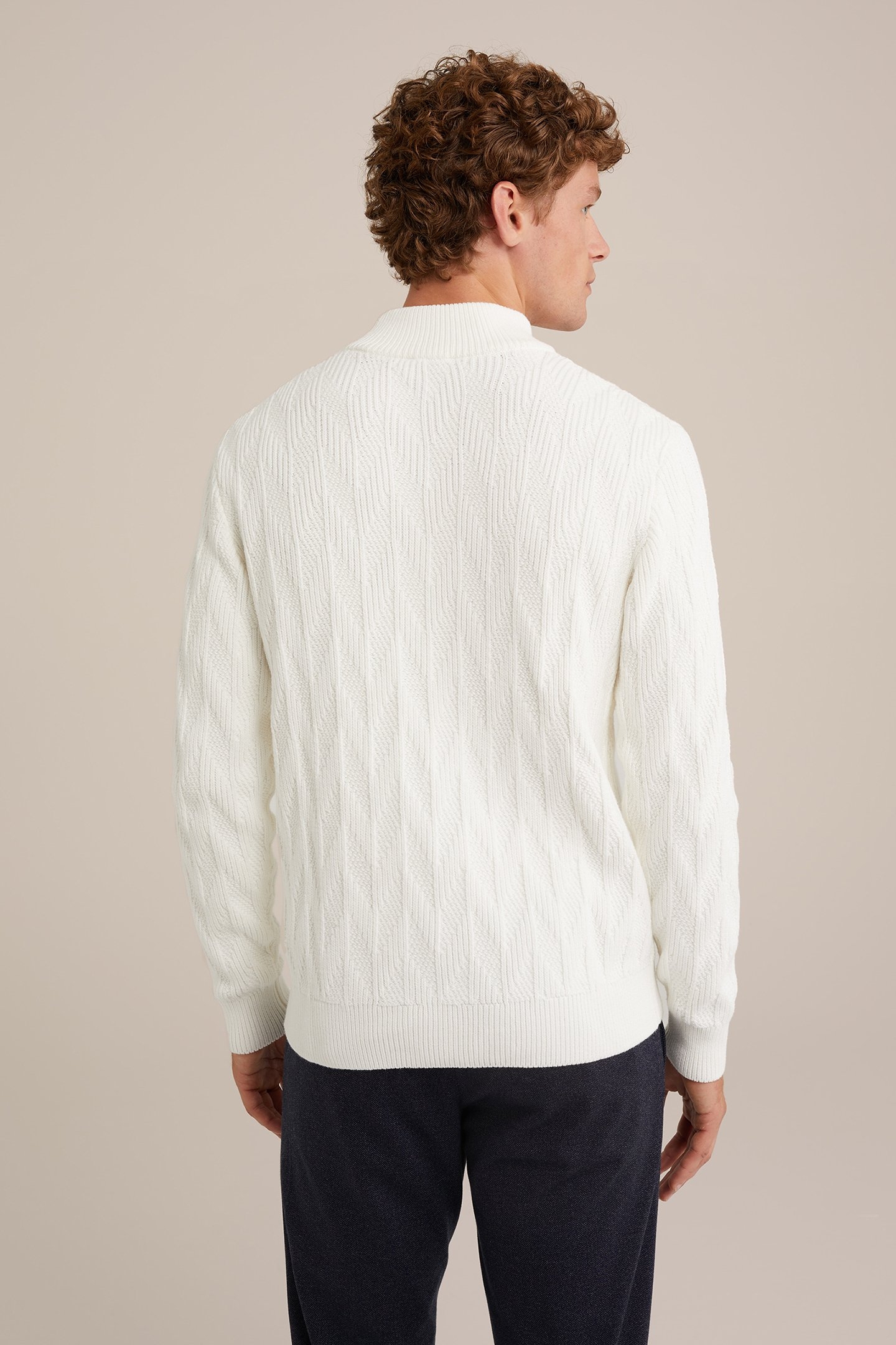 PULLOVER WHITE 2