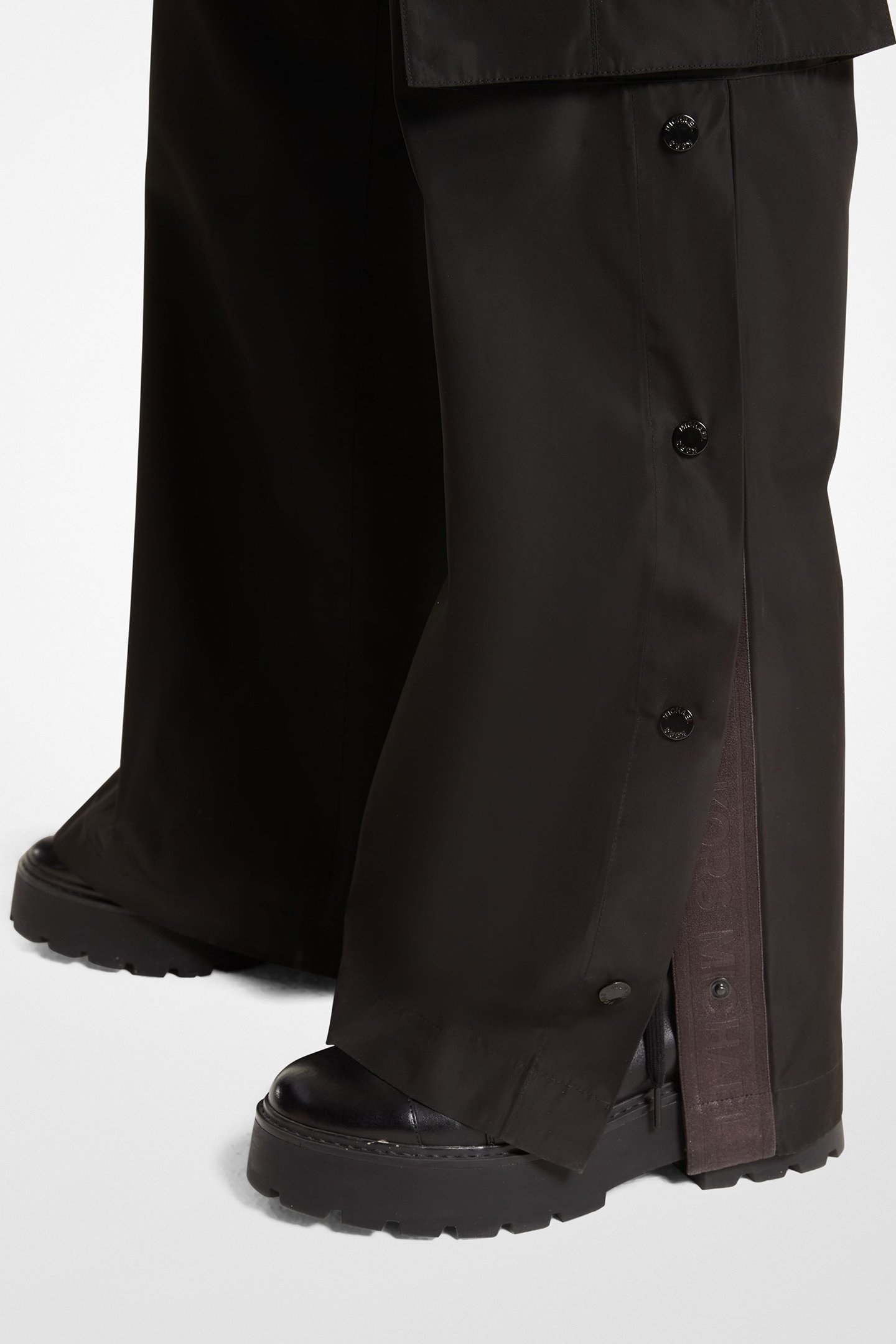 MID-RISE WIDE CARGO PANTS BLACK 3