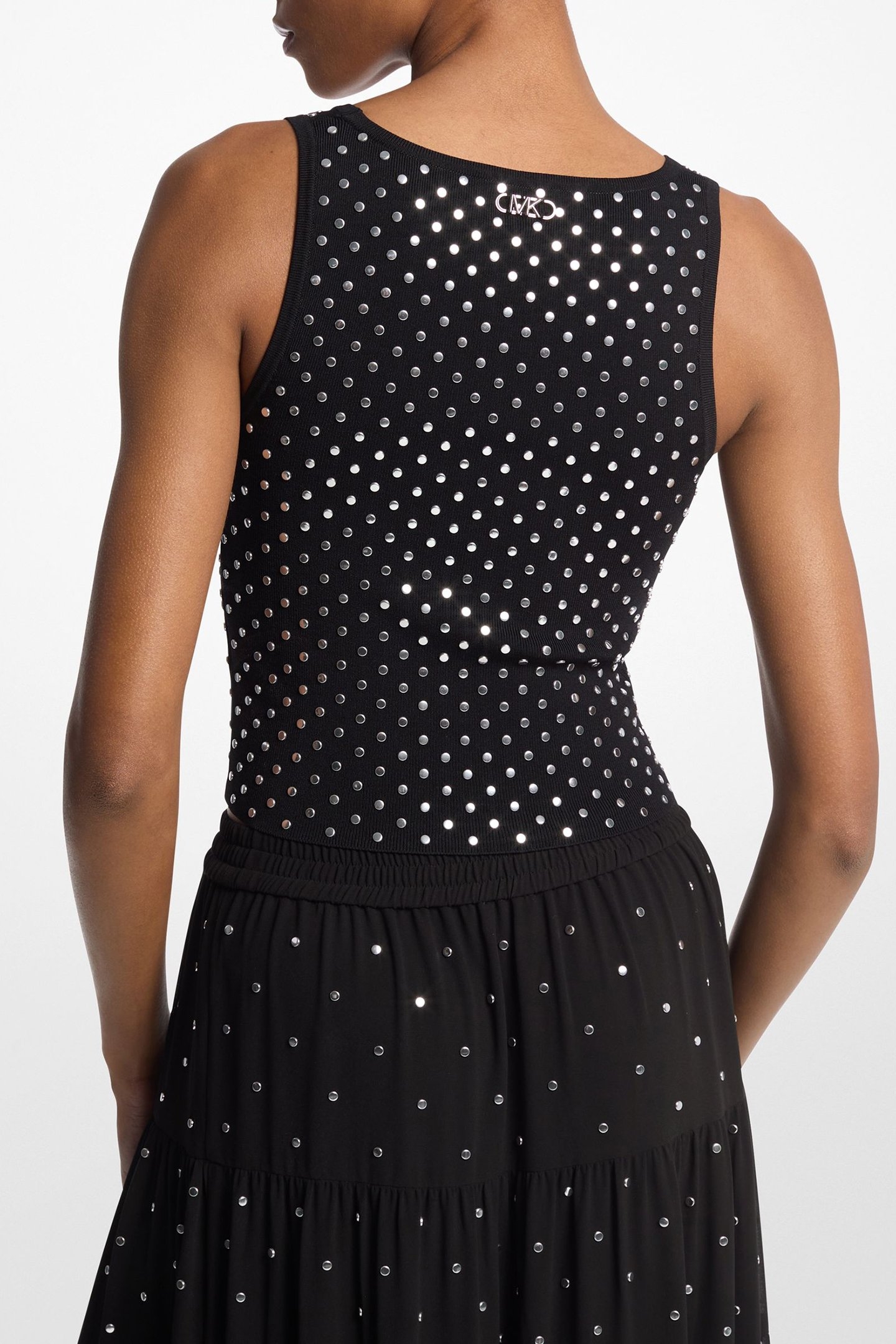 STUD SCOOP NECK CROP TANK BLACK 2