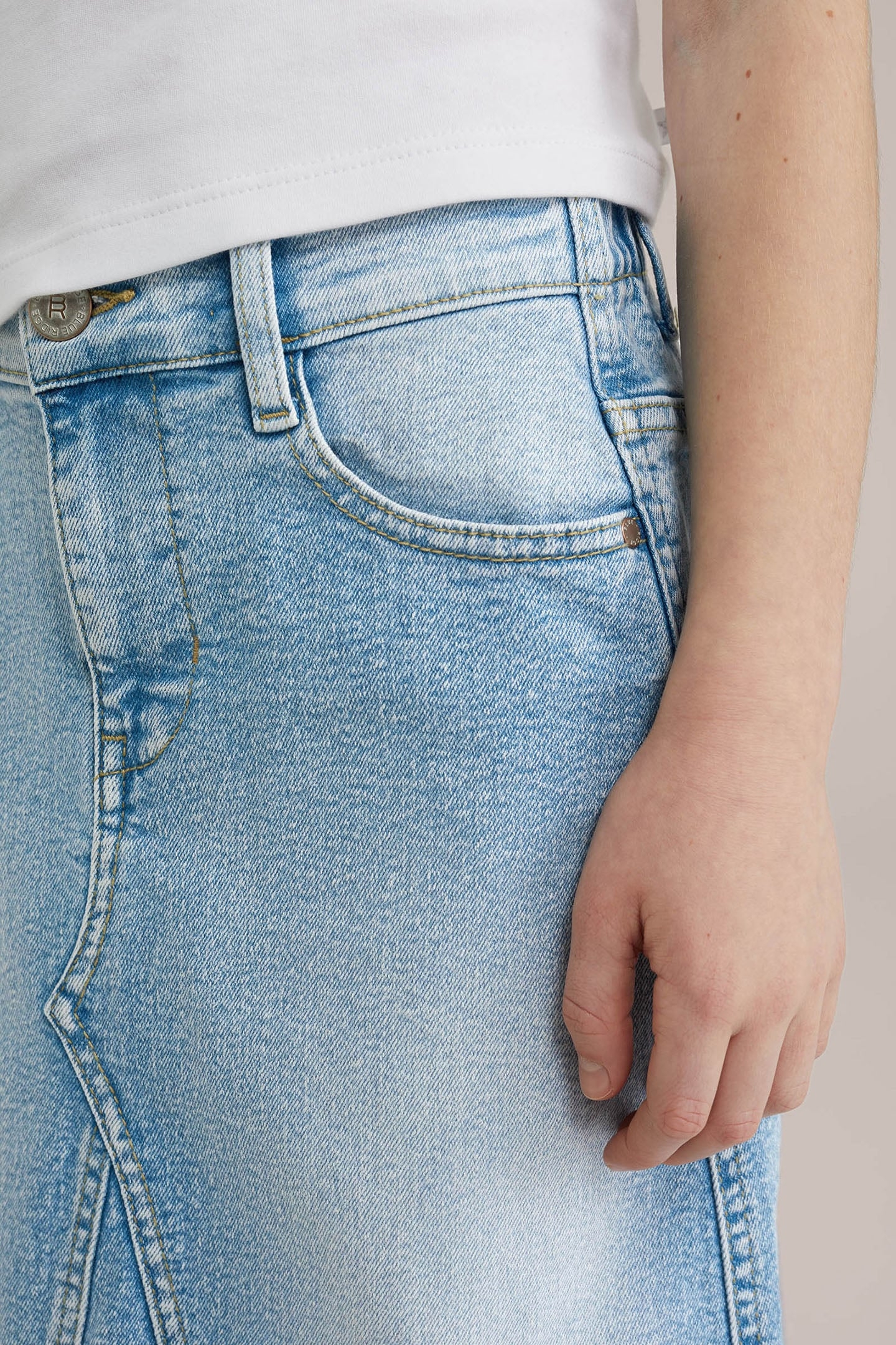 SKIRT MEDIUM LENGTH LIGHT BLUE 6