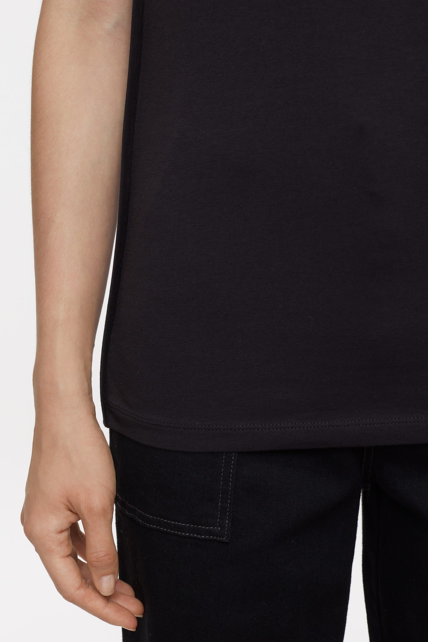 STRAIGHT NECK SLEEVELESS T-SHIRTS BLACK 7