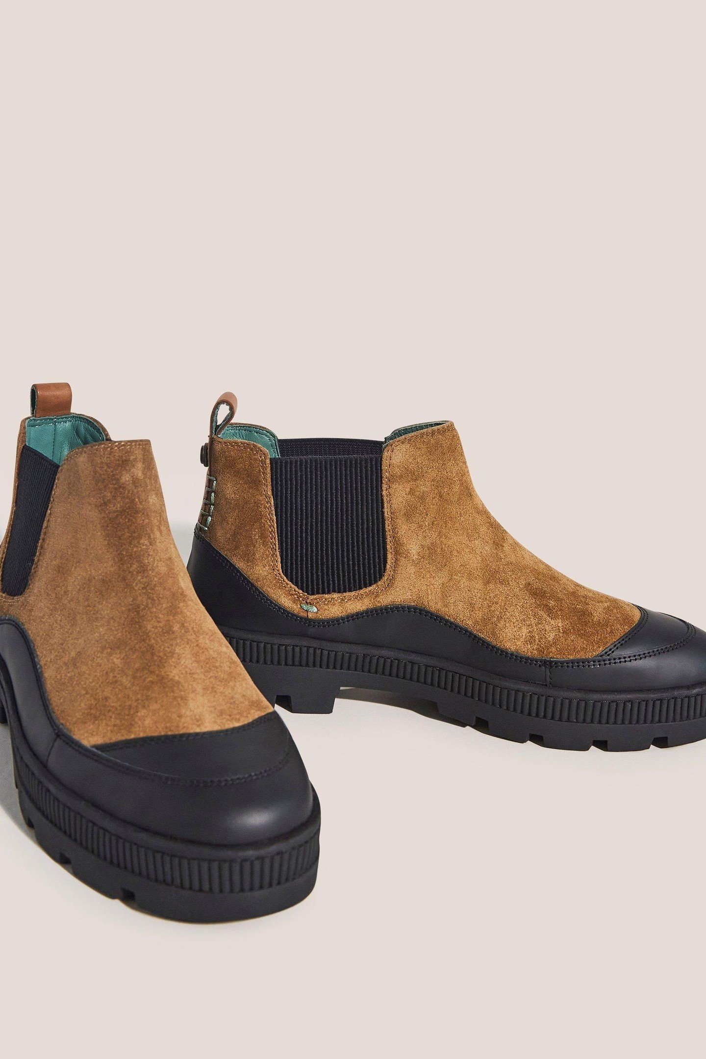 CROPPED ANKLE CHELSEA BOOT DARK TAN 2