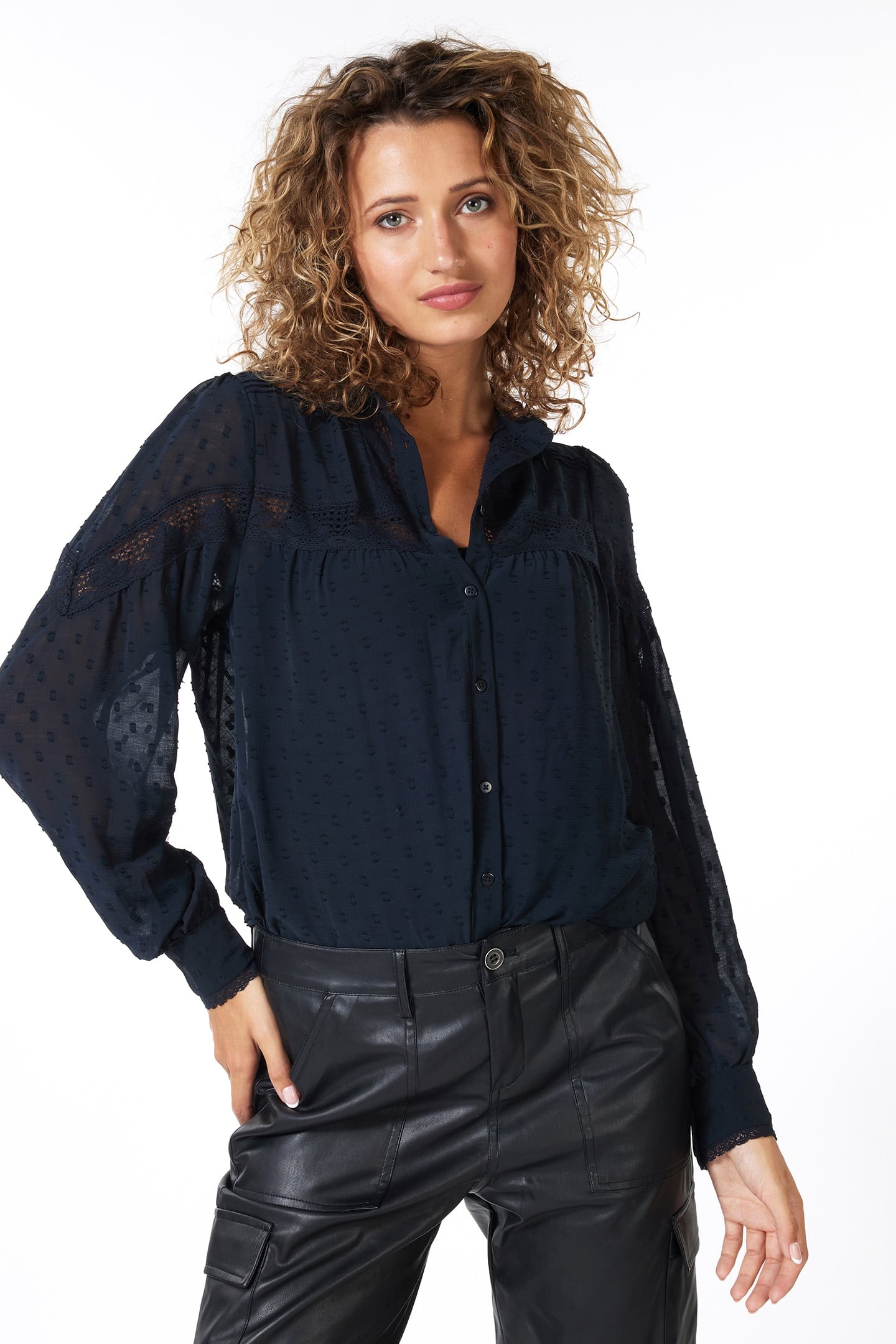 BLOUSE TAPES PLUMETIS BLACK 1