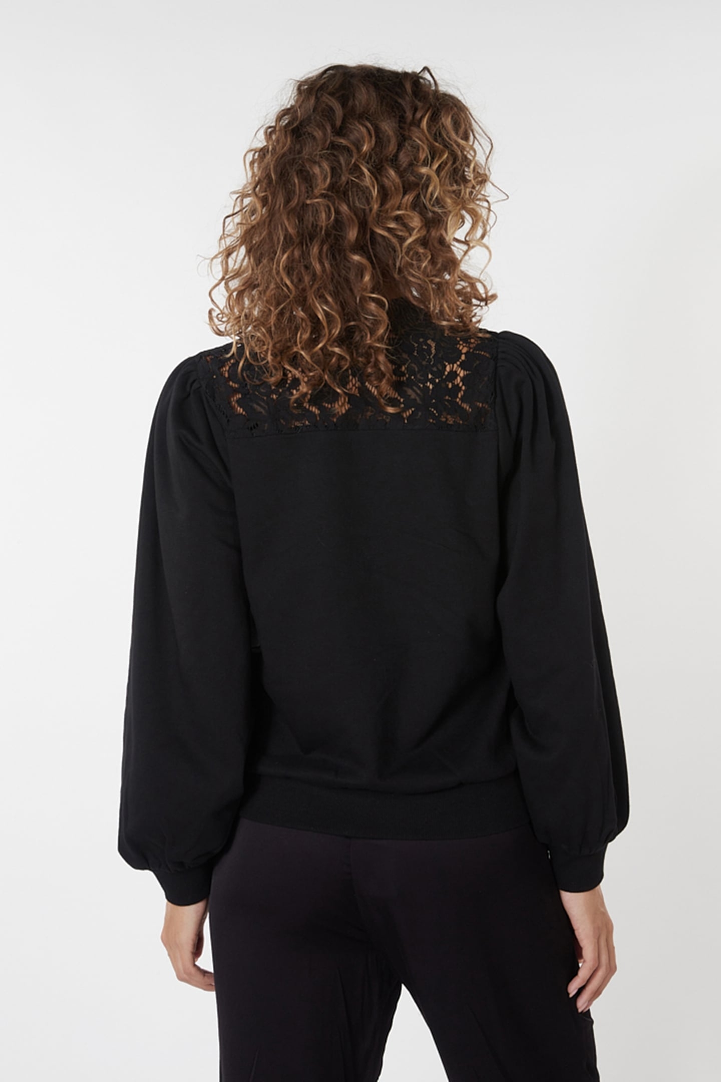 SWEATER LACE BLACK 4