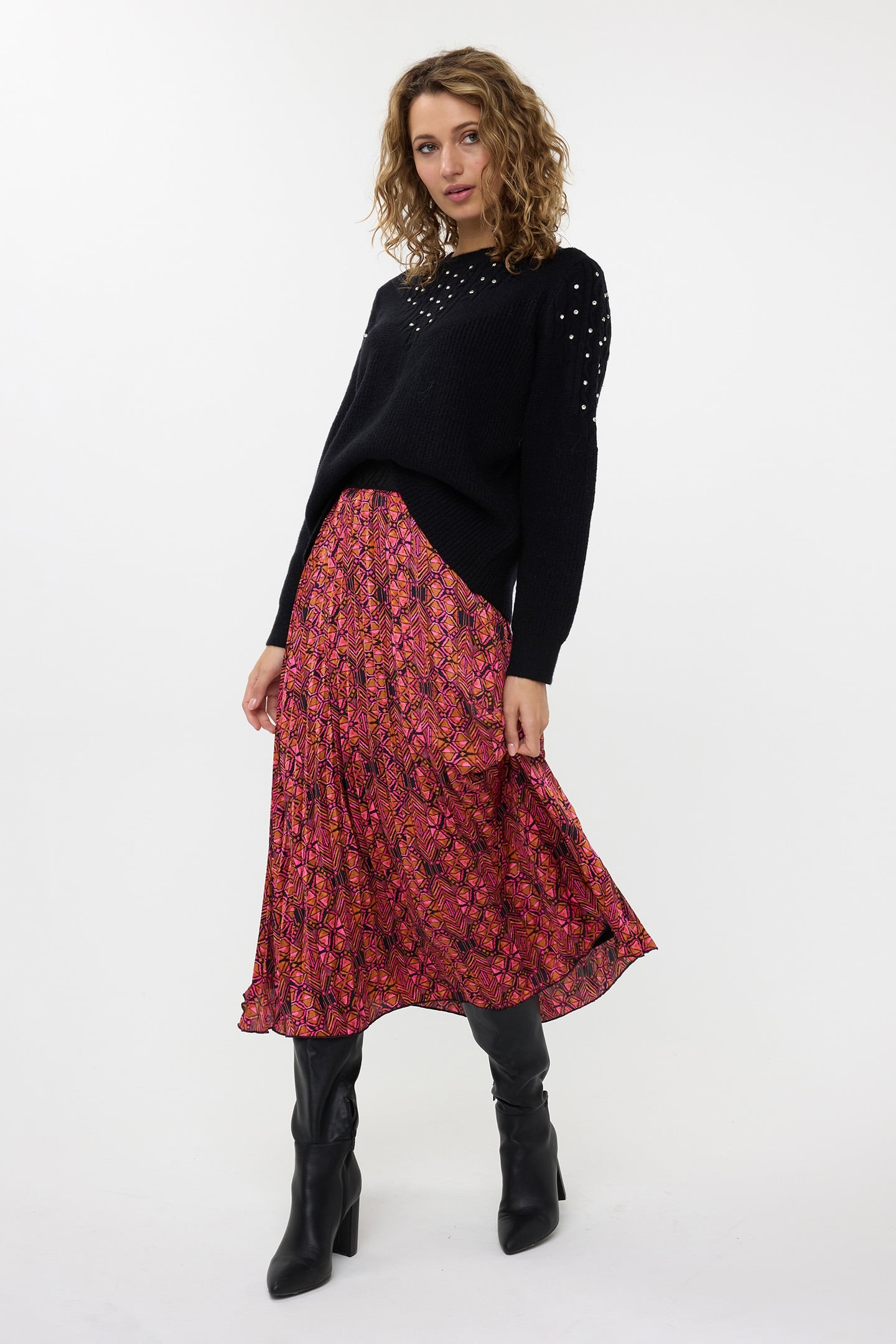 SWEATER V STONES BLACK 2