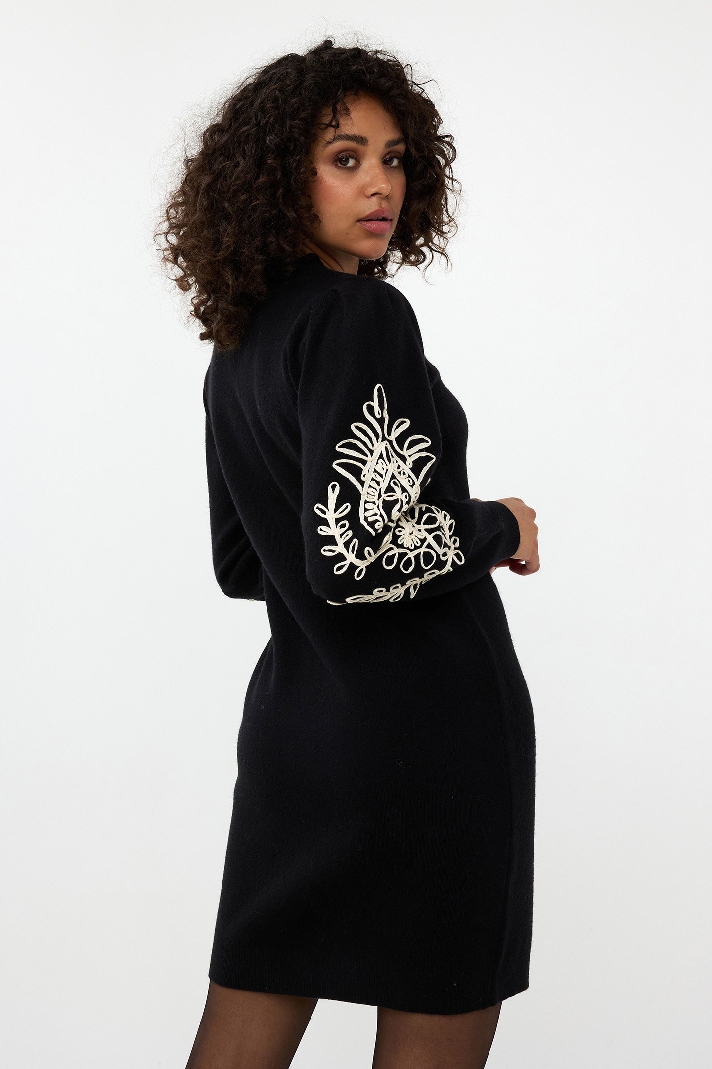 DRESS TAPE EMBROIDERY BLACK 3